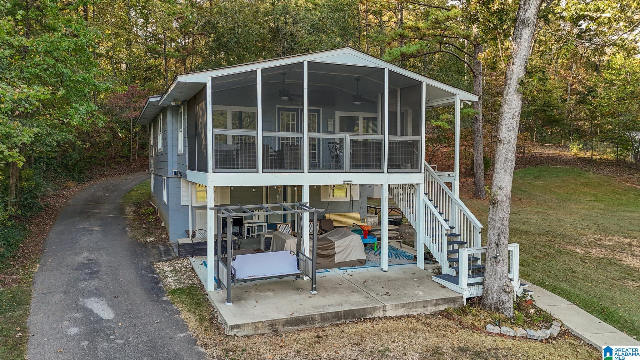 438 TRAWEEK LANE
