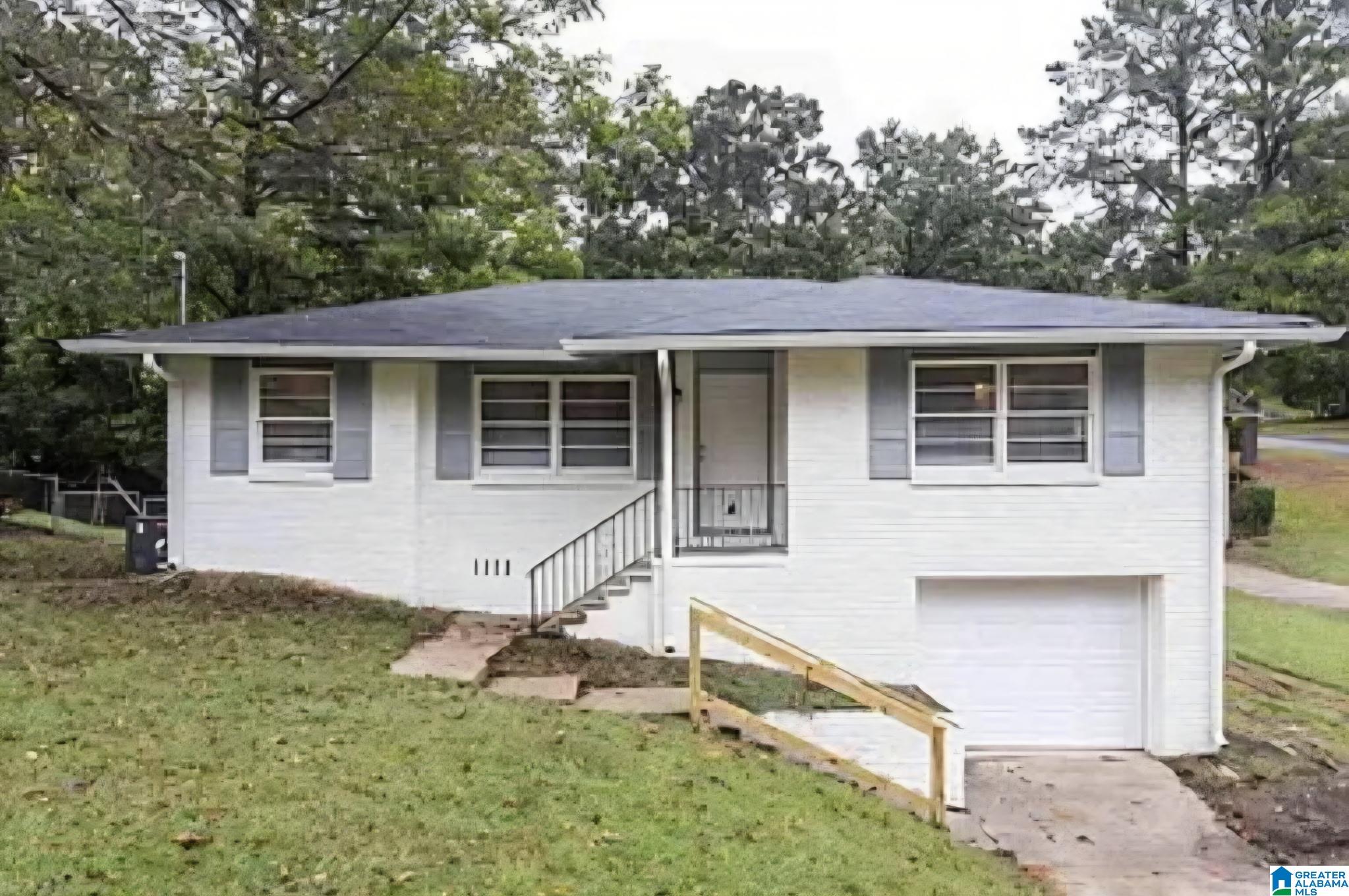 Photo 1 of 10 — 1601 4TH STREET NW, CENTER POINT, AL 35215