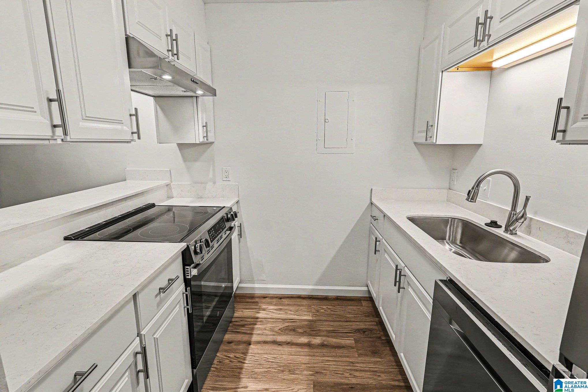 3350 ALTAMONT ROAD E21