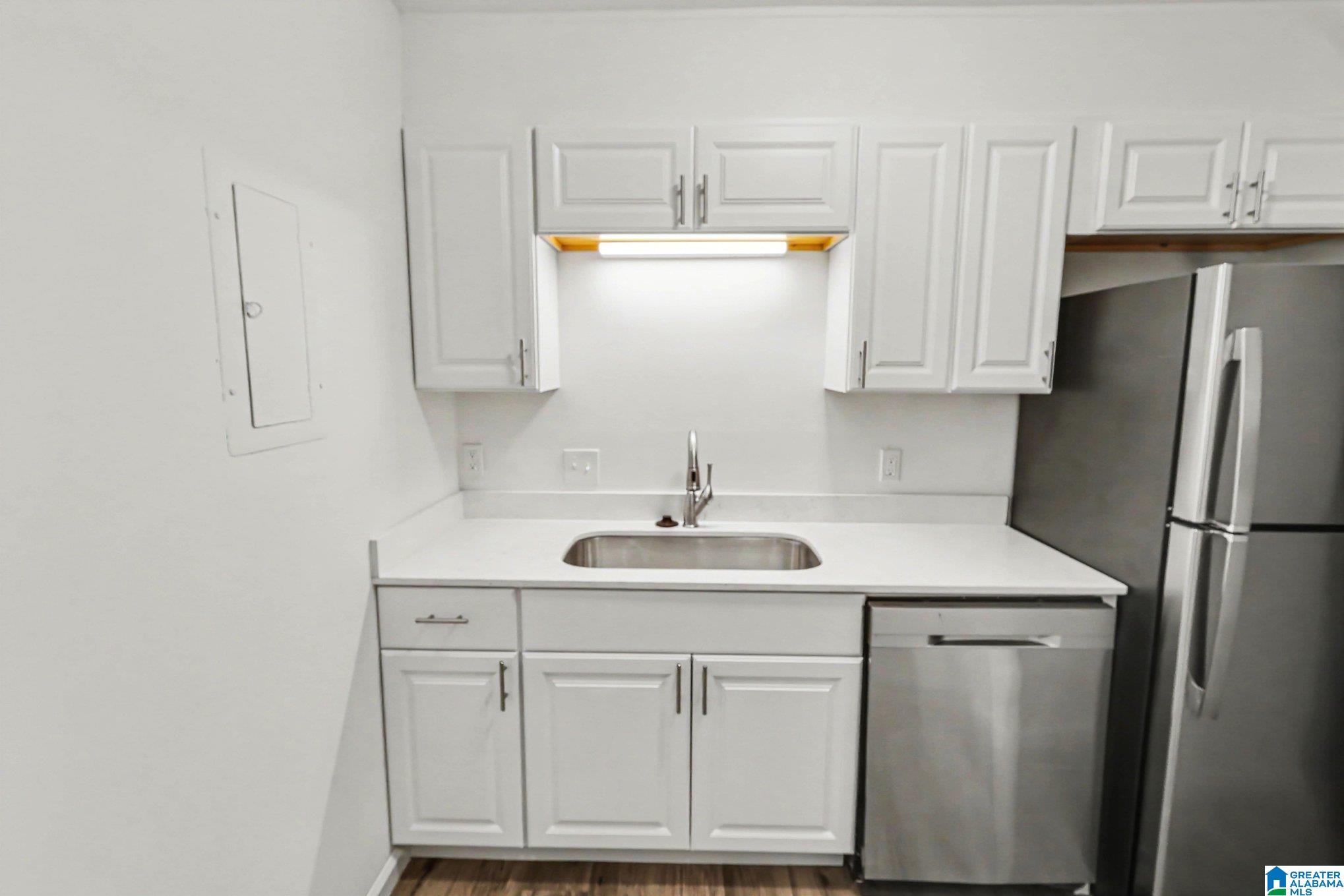 3350 ALTAMONT ROAD E21