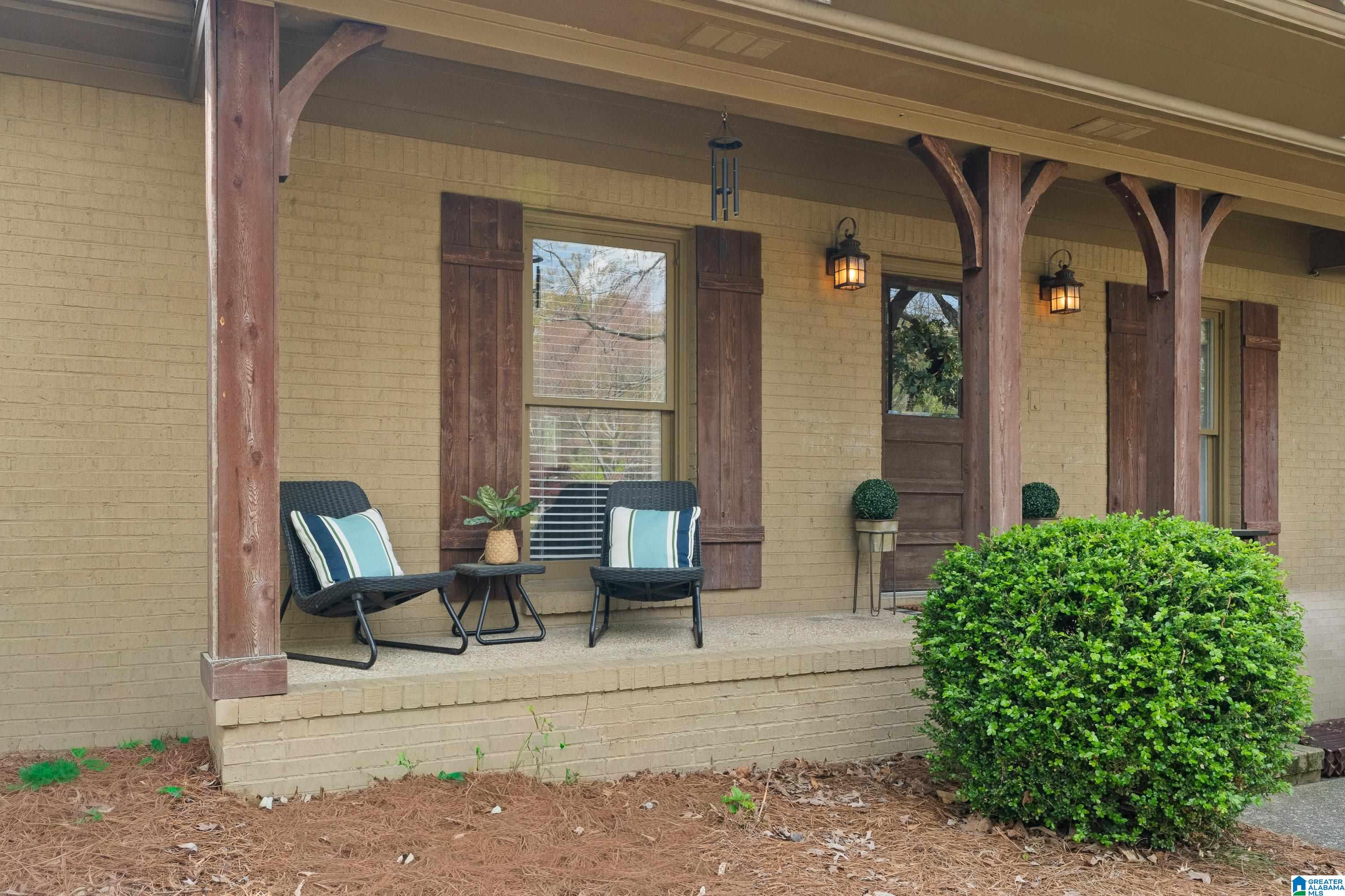 4010 MEADOWOOD DRIVE