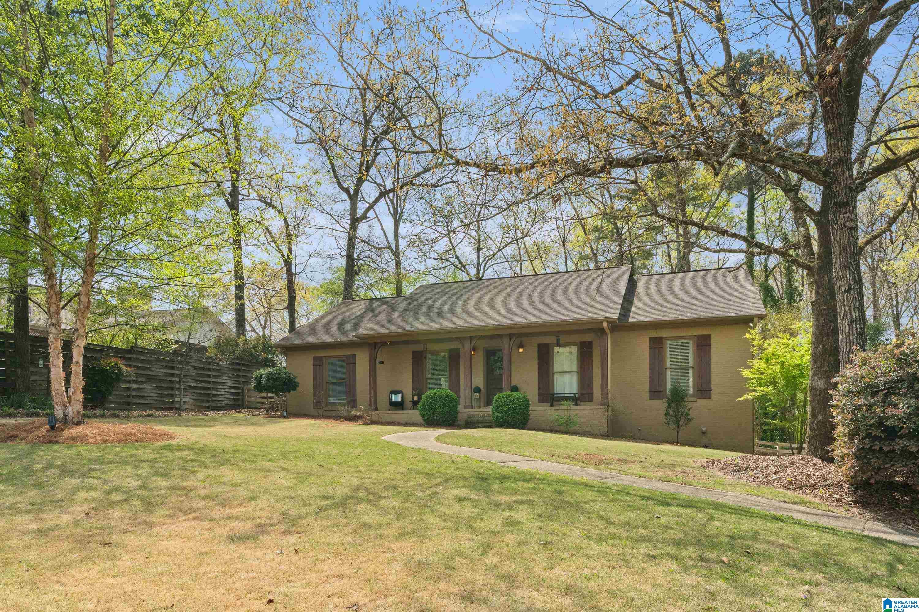 4010 MEADOWOOD DRIVE