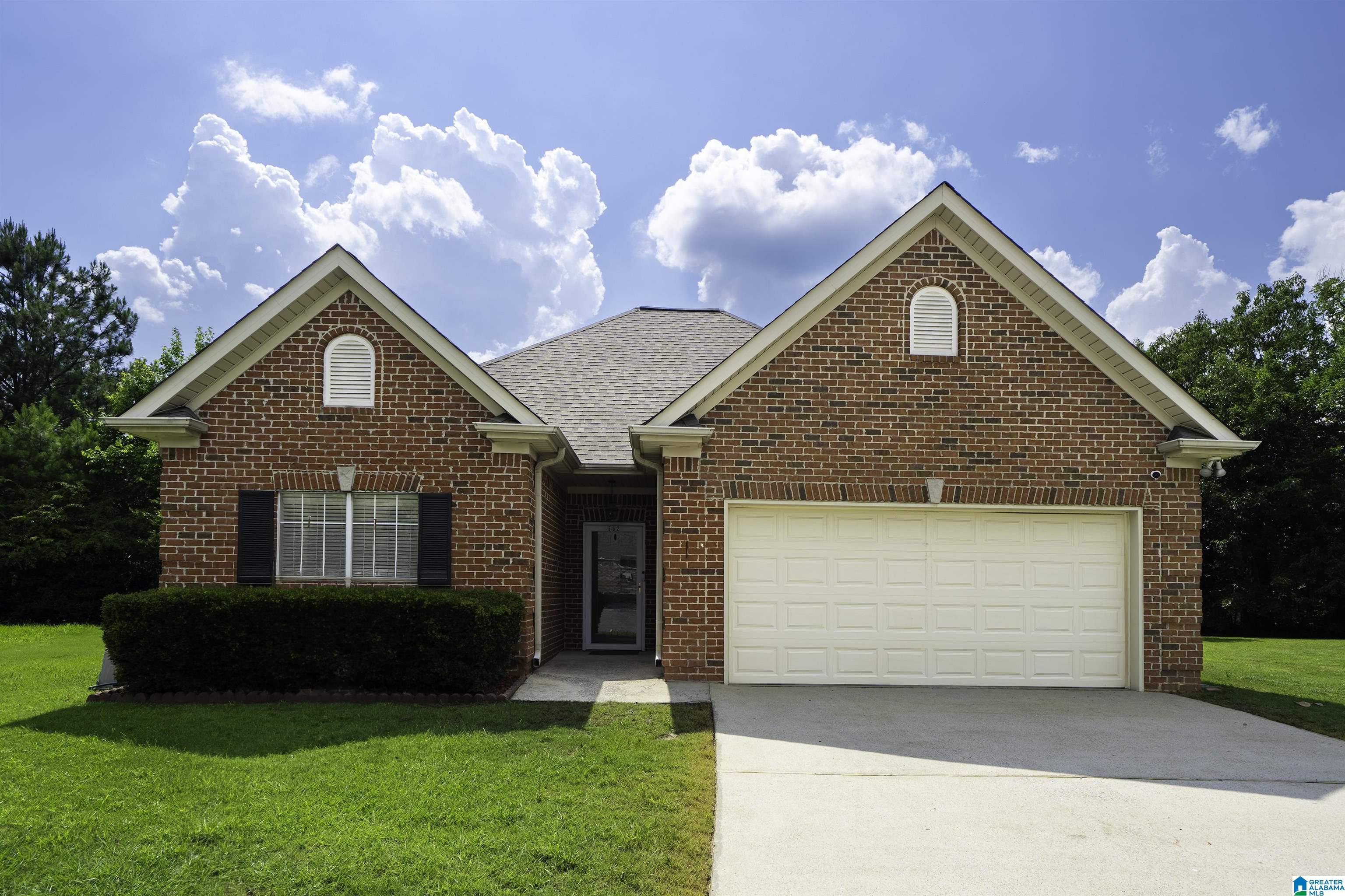 Photo 1 of 26 — 562 SUMMIT CIRCLE, FULTONDALE, AL 35068