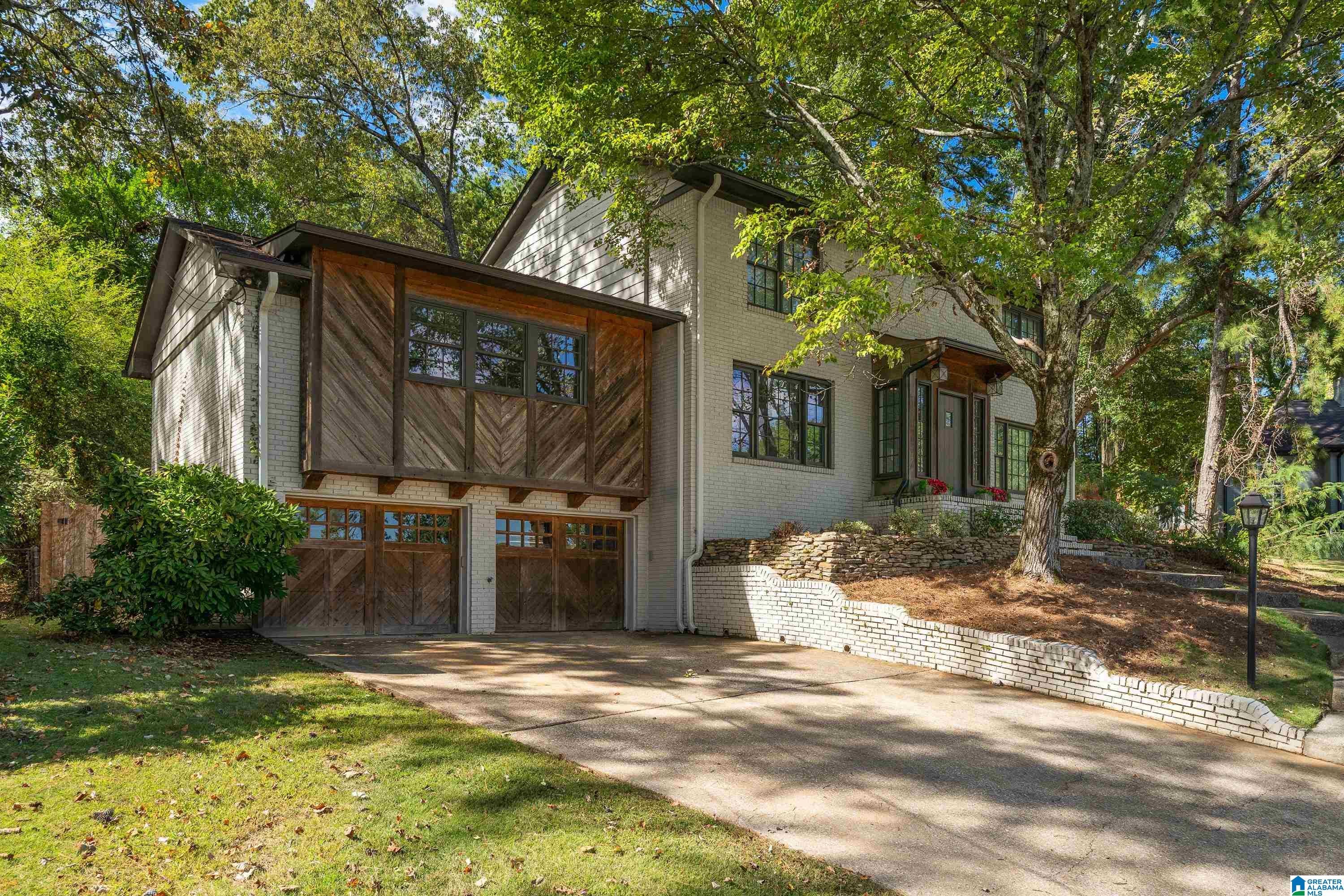 620 BIENVILLE LANE