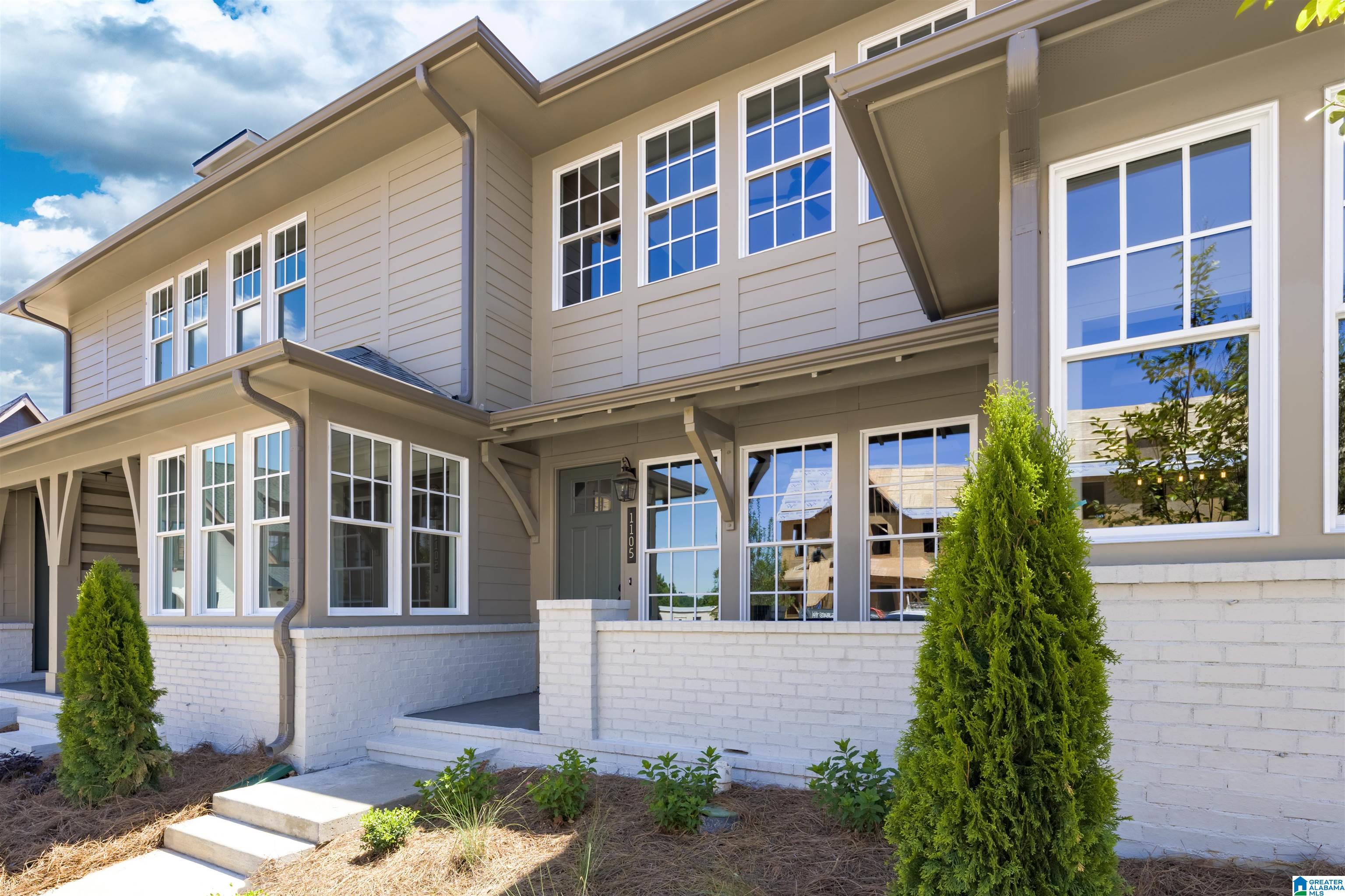 1105 WINDSOR SQUARE