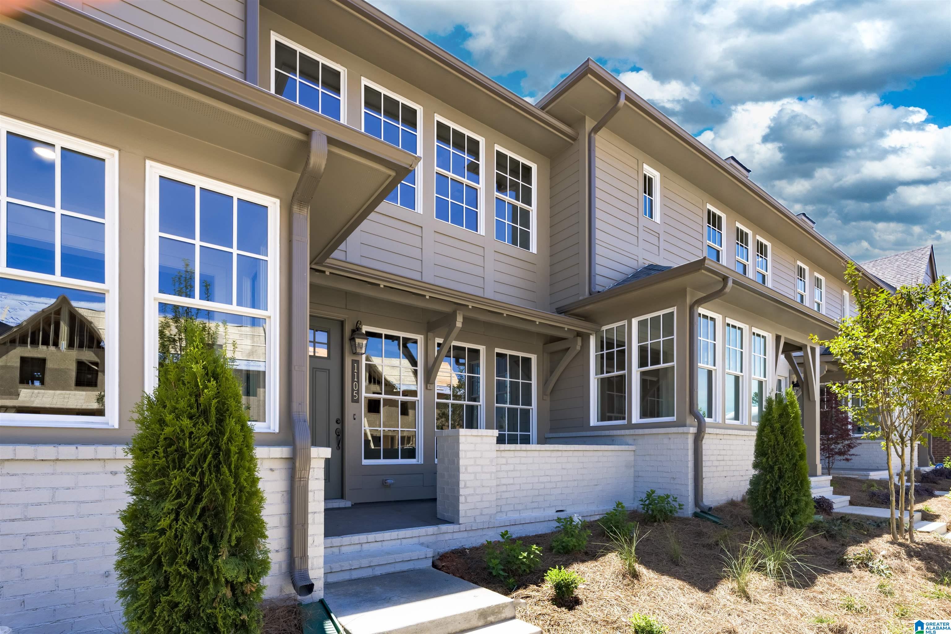 1105 WINDSOR SQUARE