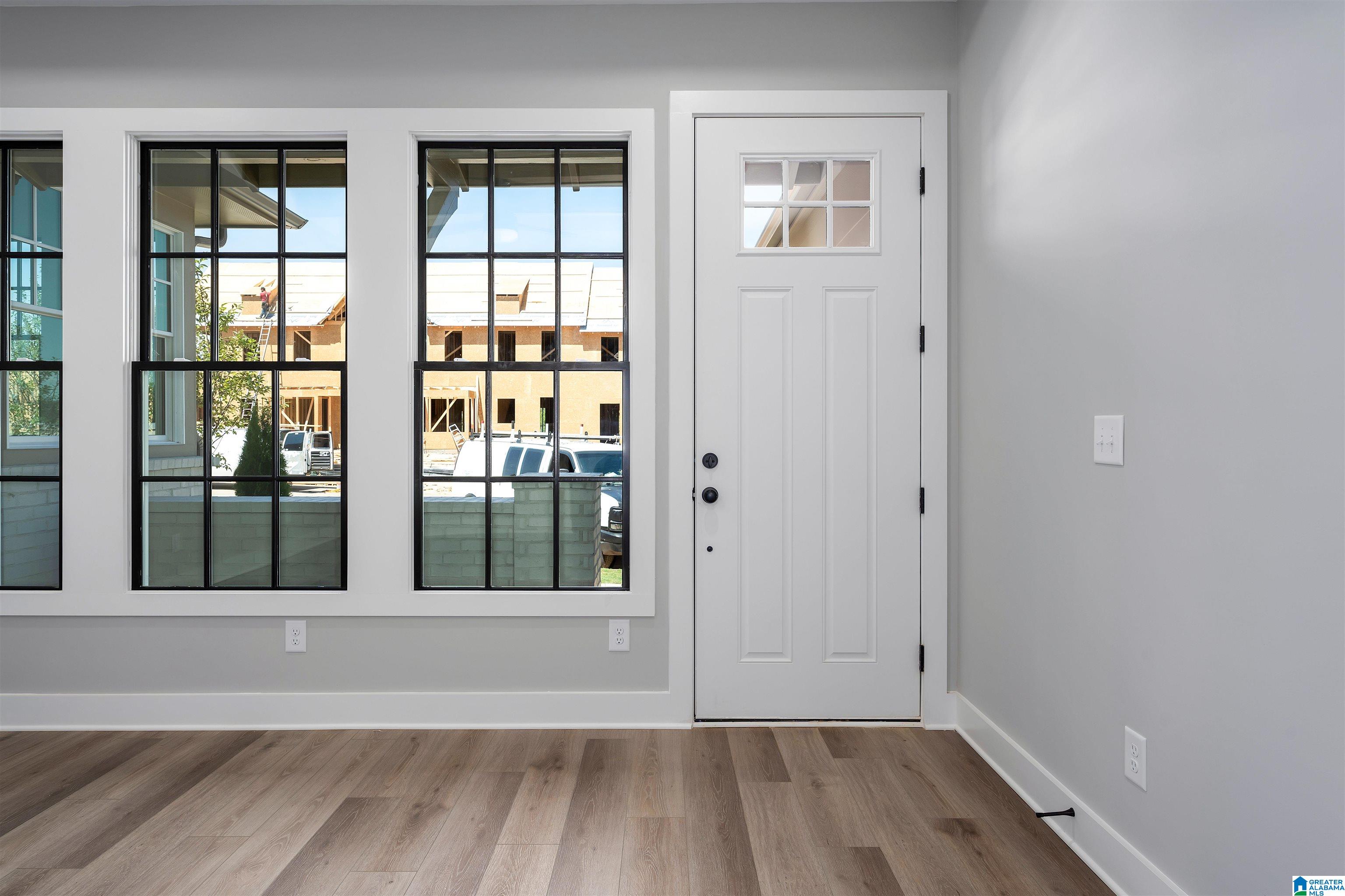 1105 WINDSOR SQUARE