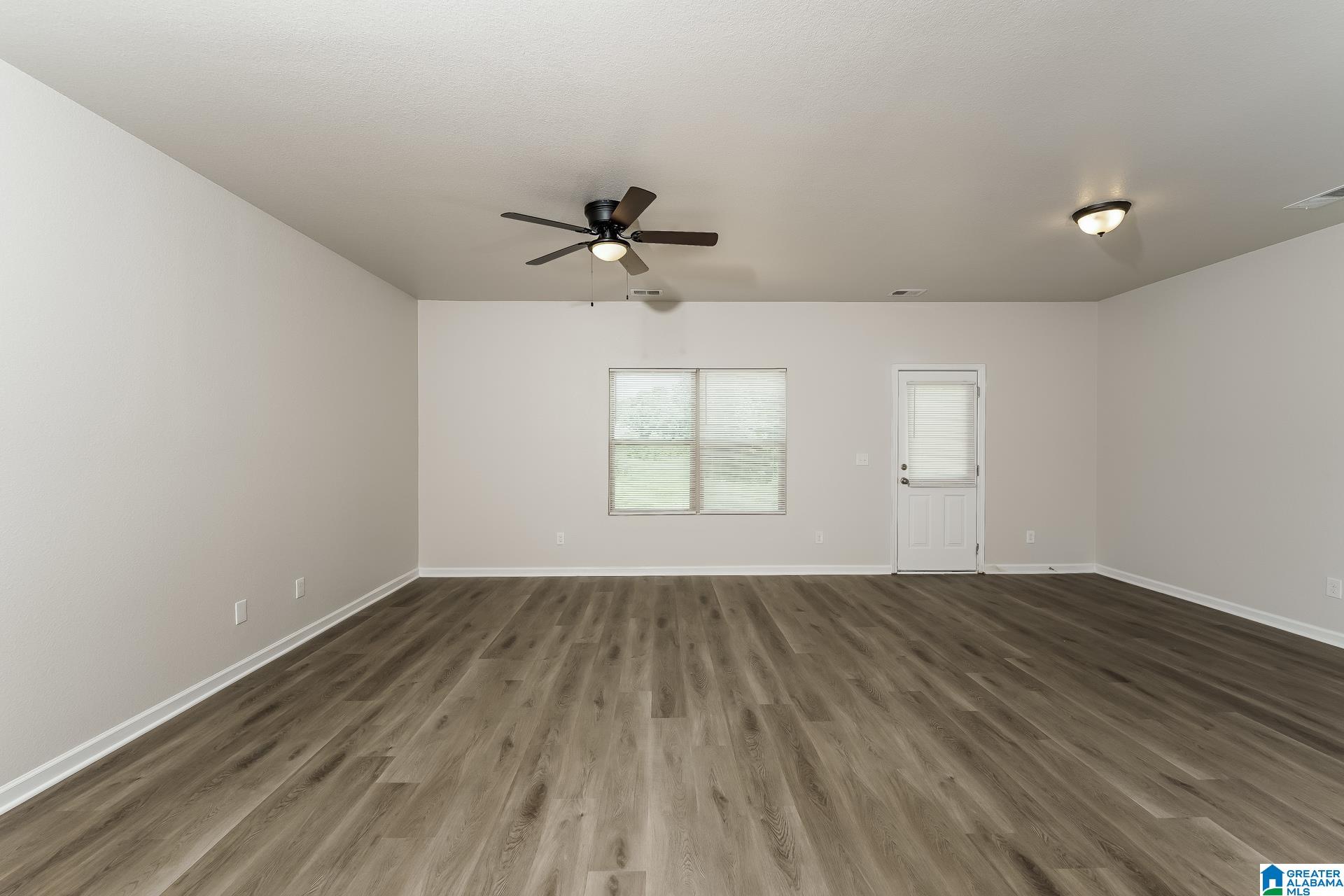 950 CLOVER CIRCLE