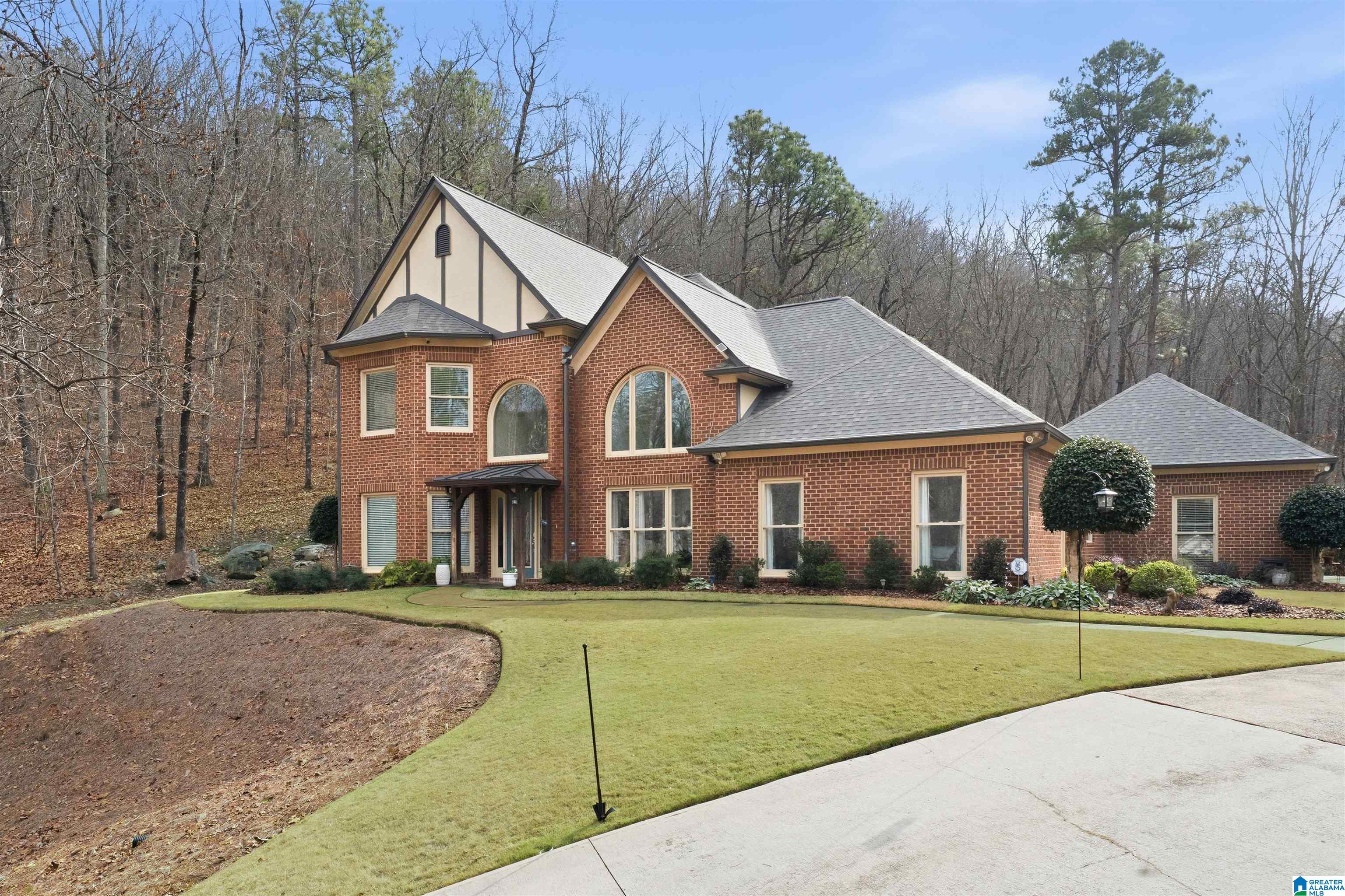 301 GREYSTONE GLEN CIRCLE