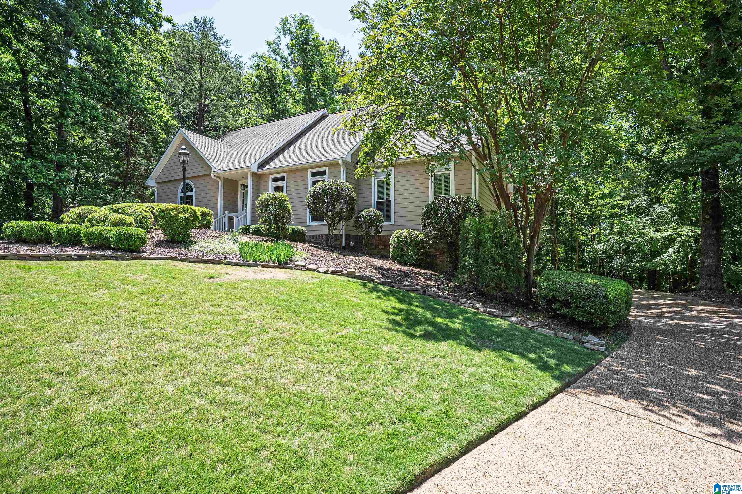 2813 BERKELEY DRIVE
