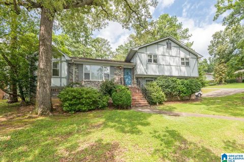 1912 TALL TIMBERS DRIVE HOOVER AL 35226