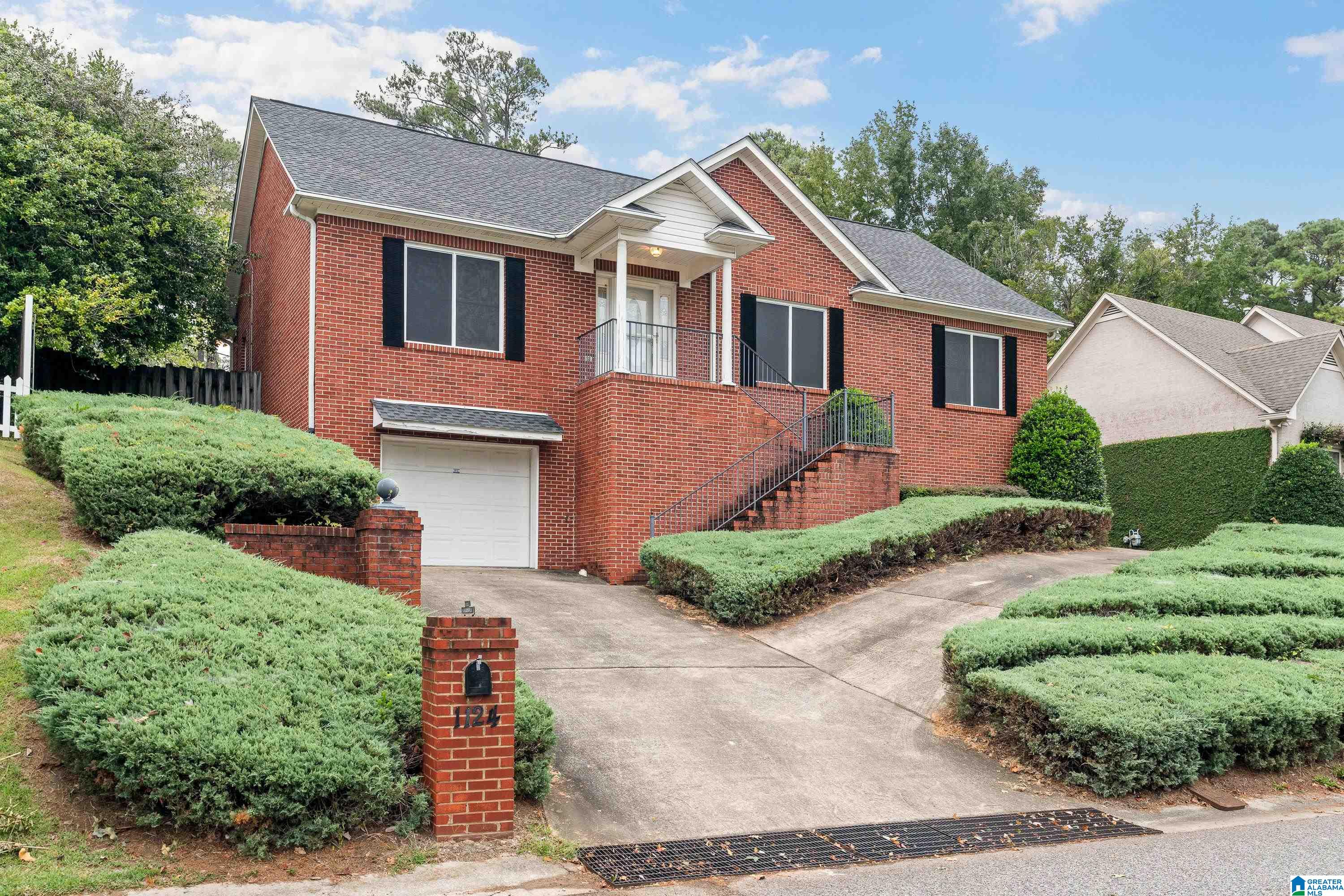 1124 S SHADESVIEW TERRACE