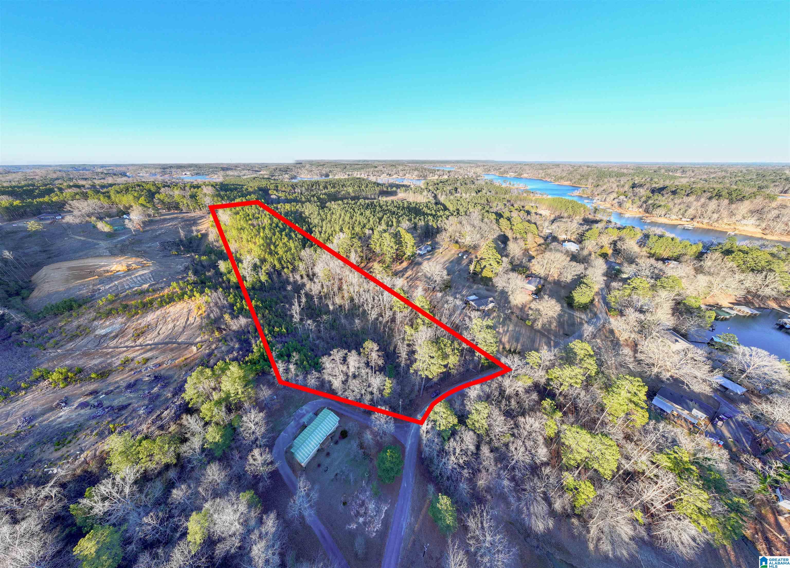 Photo 1 of 9 — PINEDALE SHORES 1, JASPER, AL 35504