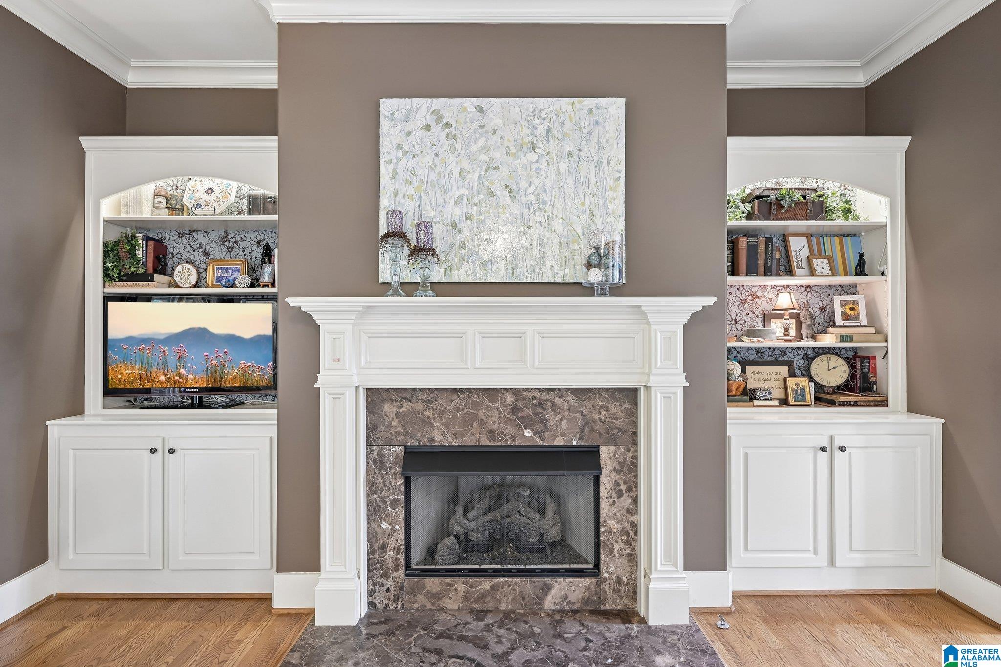 1005 DEXTER CIRCLE