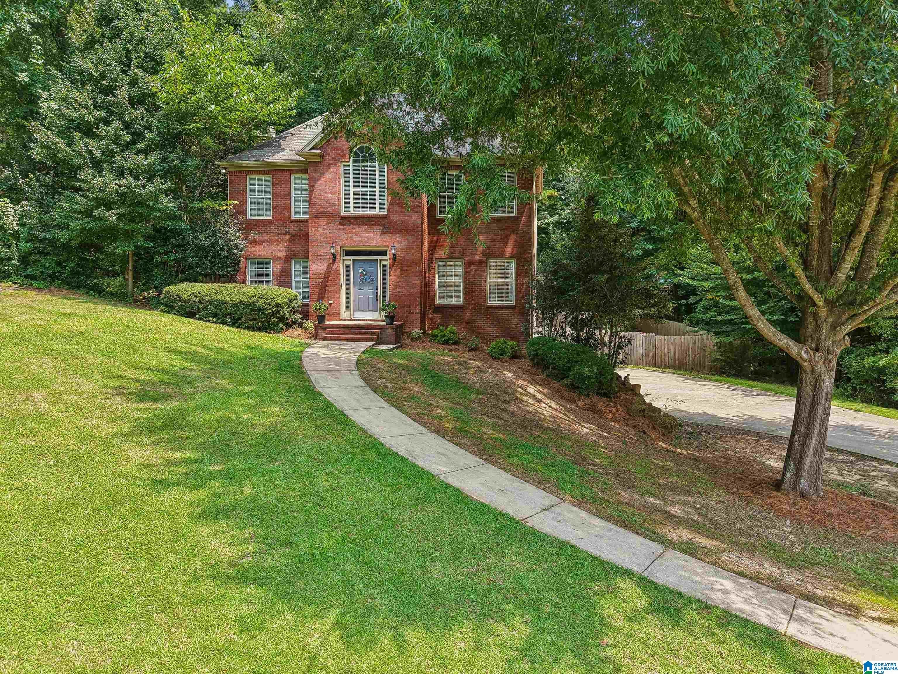 180 WOODBURY DRIVE
