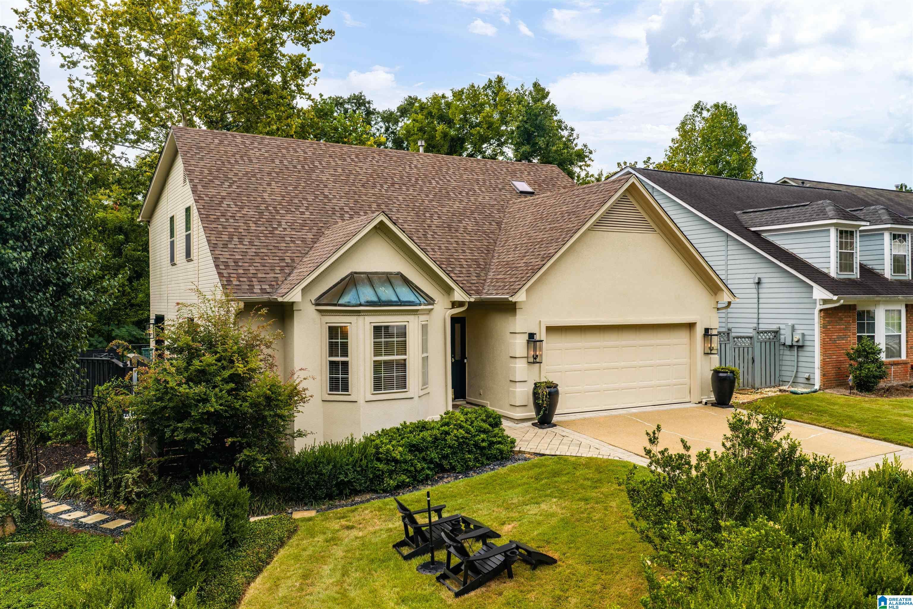 2400 CHRISTOPHER PLACE