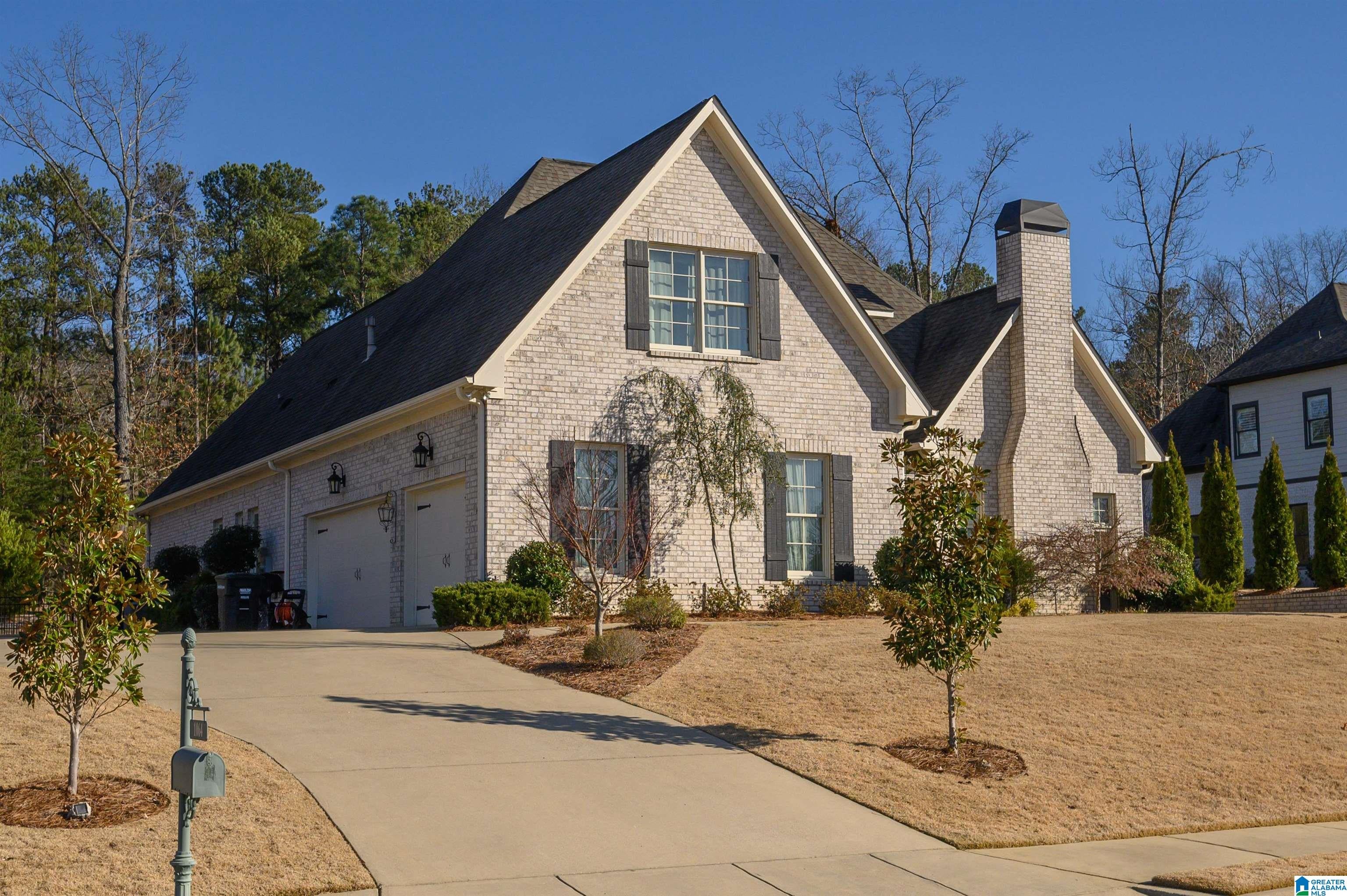 1064 REGENCY WAY