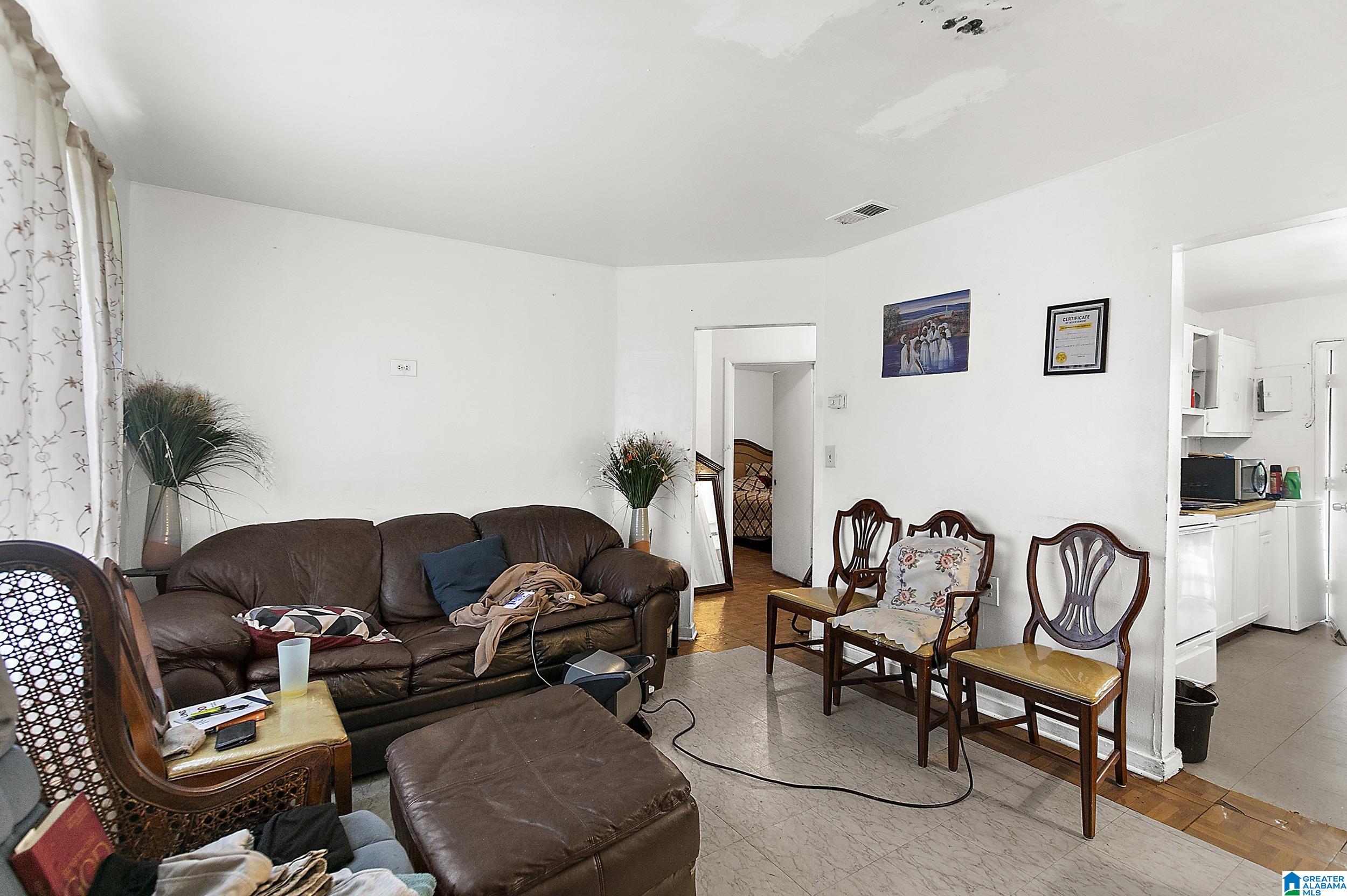 2104 S PARK DRIVE SW