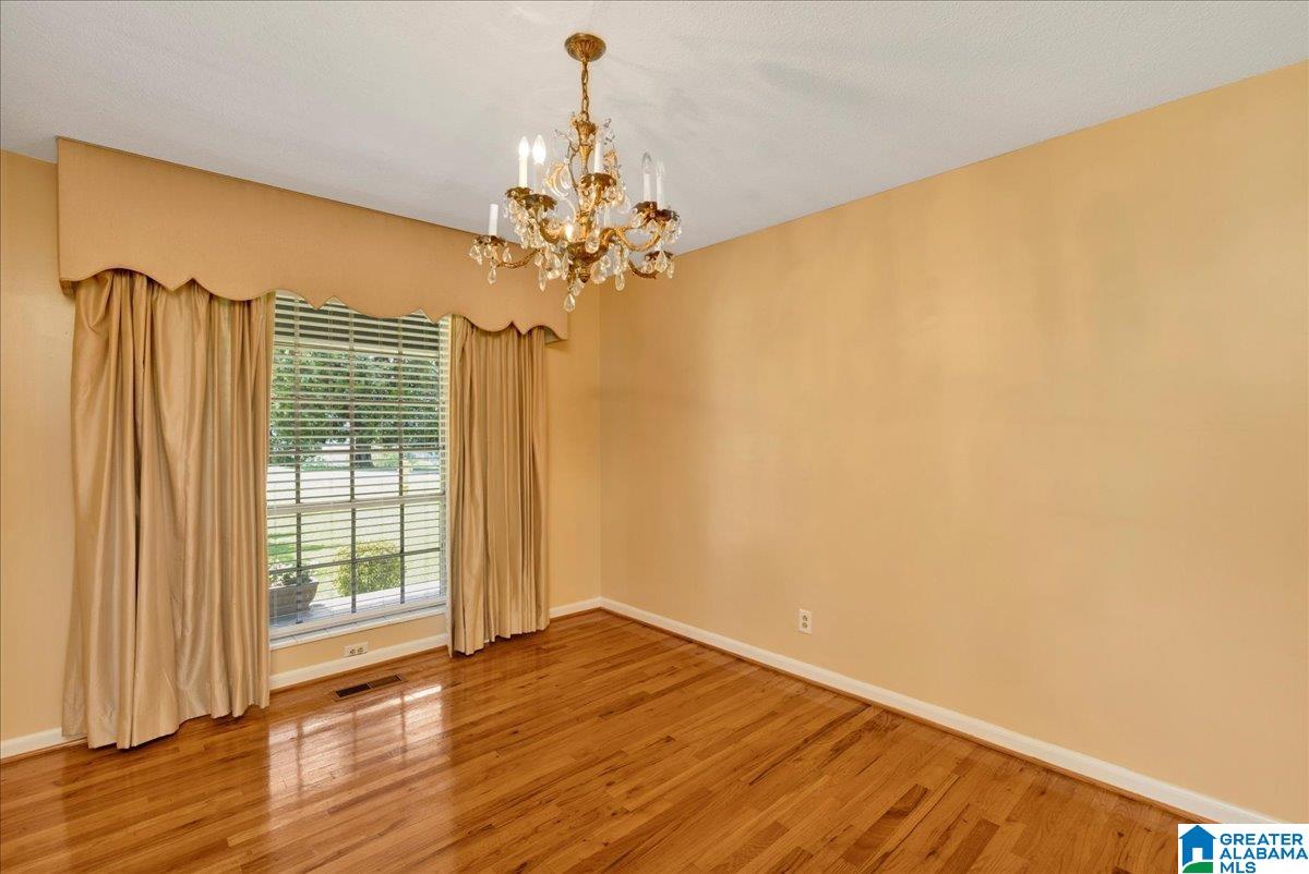 1055 BARCLAY DRIVE