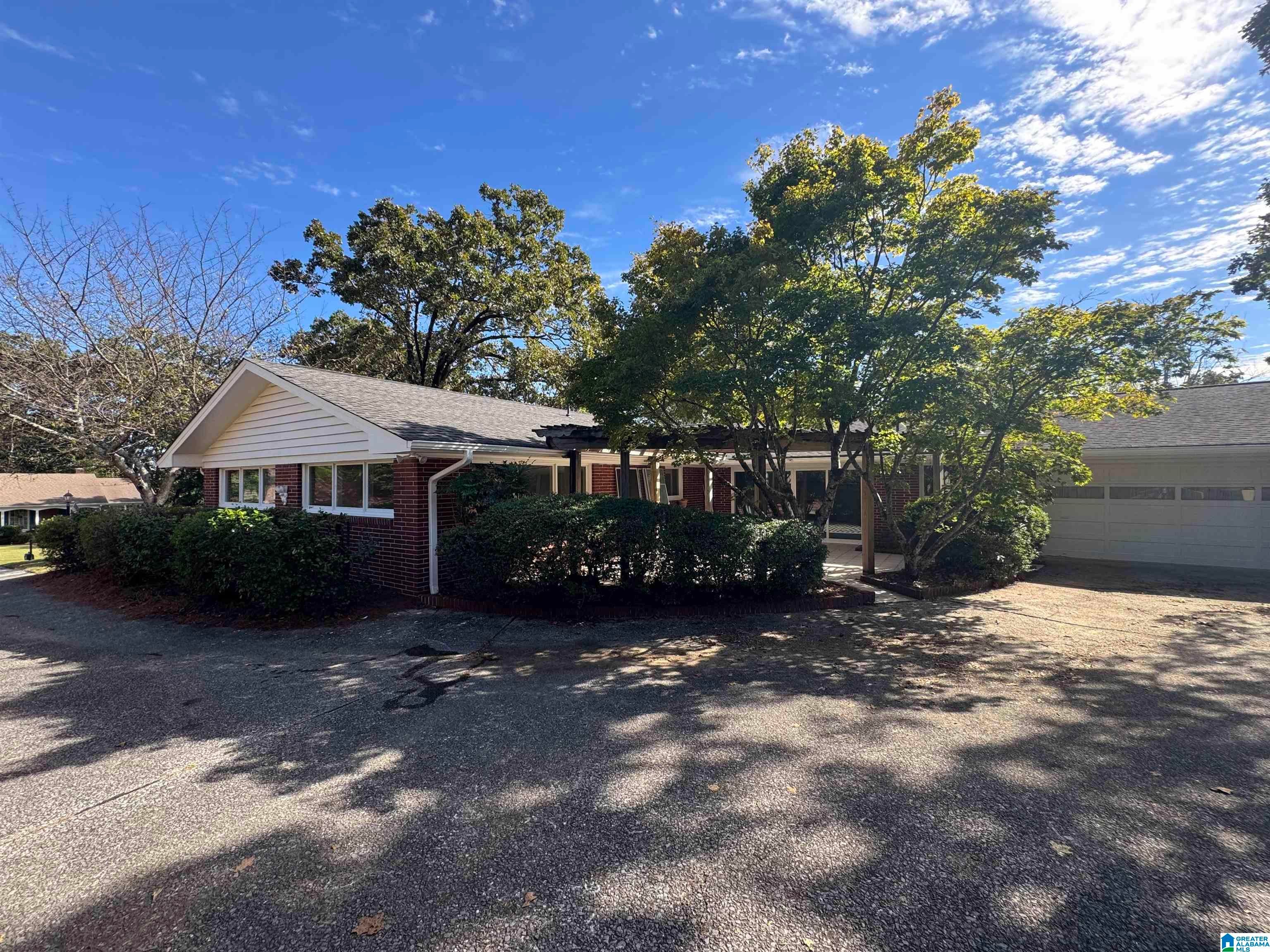 2624 WILLOW BROOK LANE