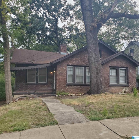 Photo of 1640 Graymont Avenue W, BIRMINGHAM, AL 35208 (MLS # 21465508)