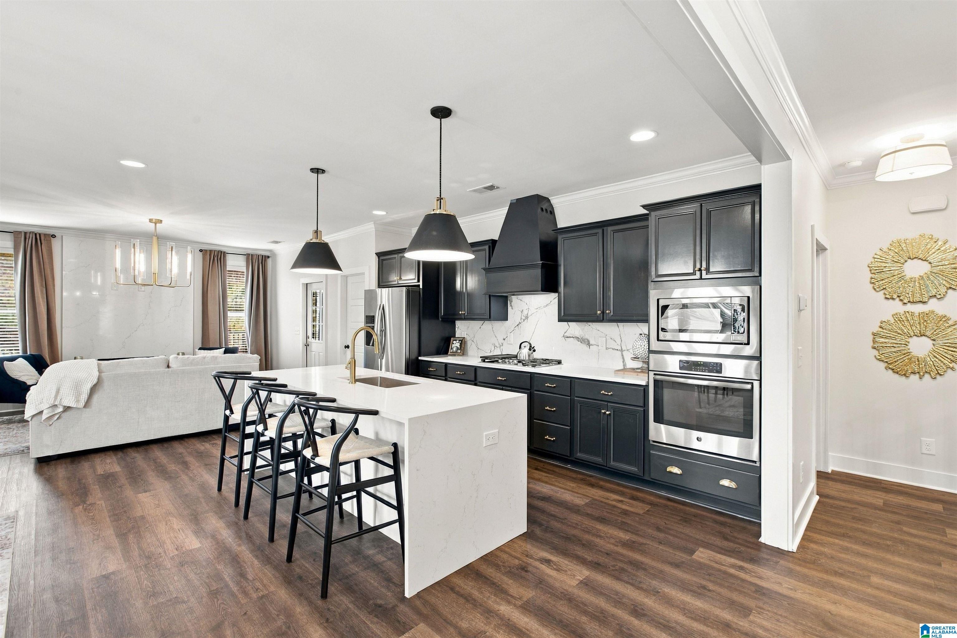 435 LAKE RIDGE DRIVE