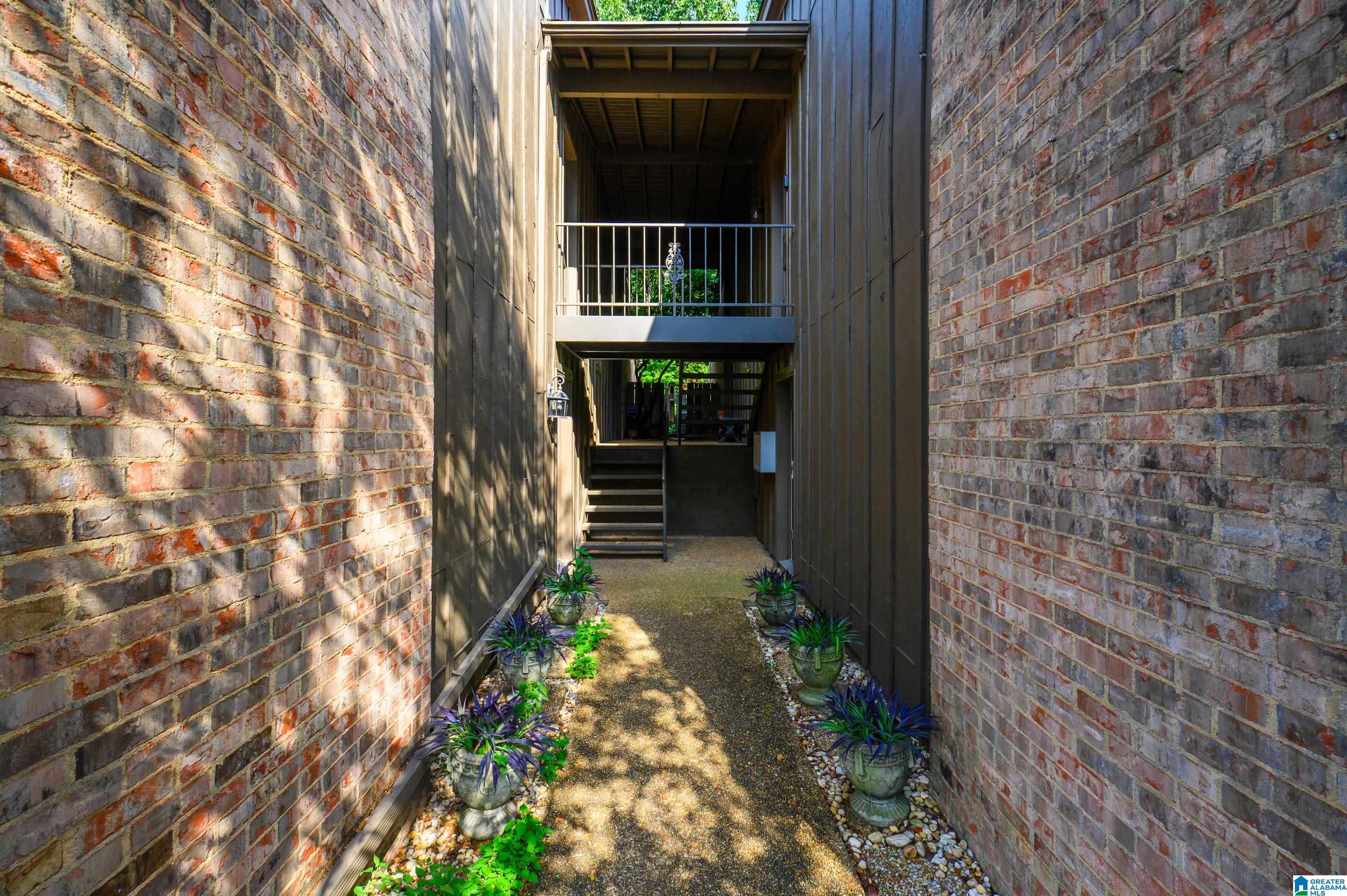 229 E GREEN 229