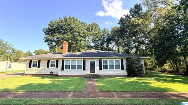 306 W ROBERTS AVENUE