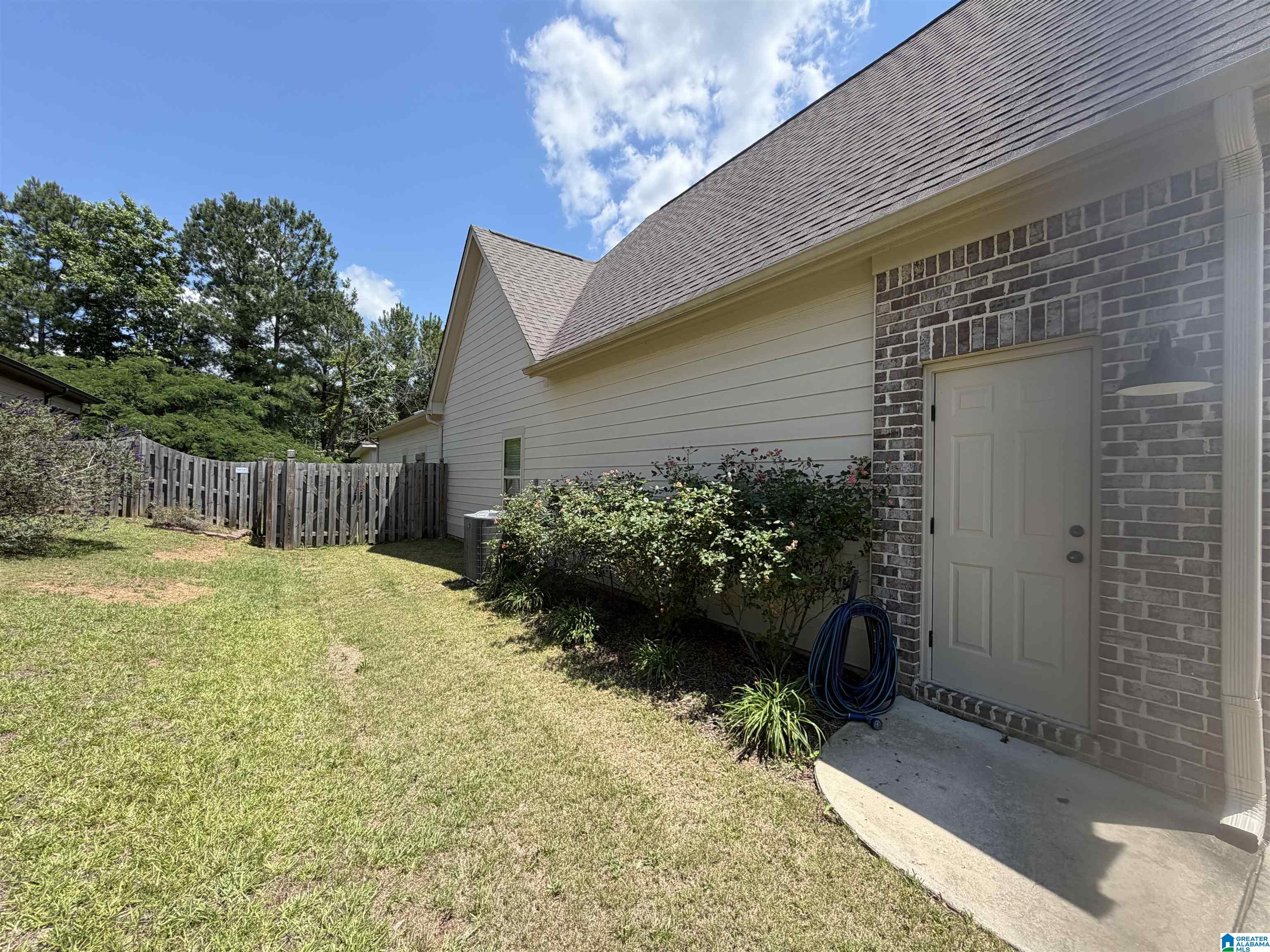 1097 GARNET DRIVE