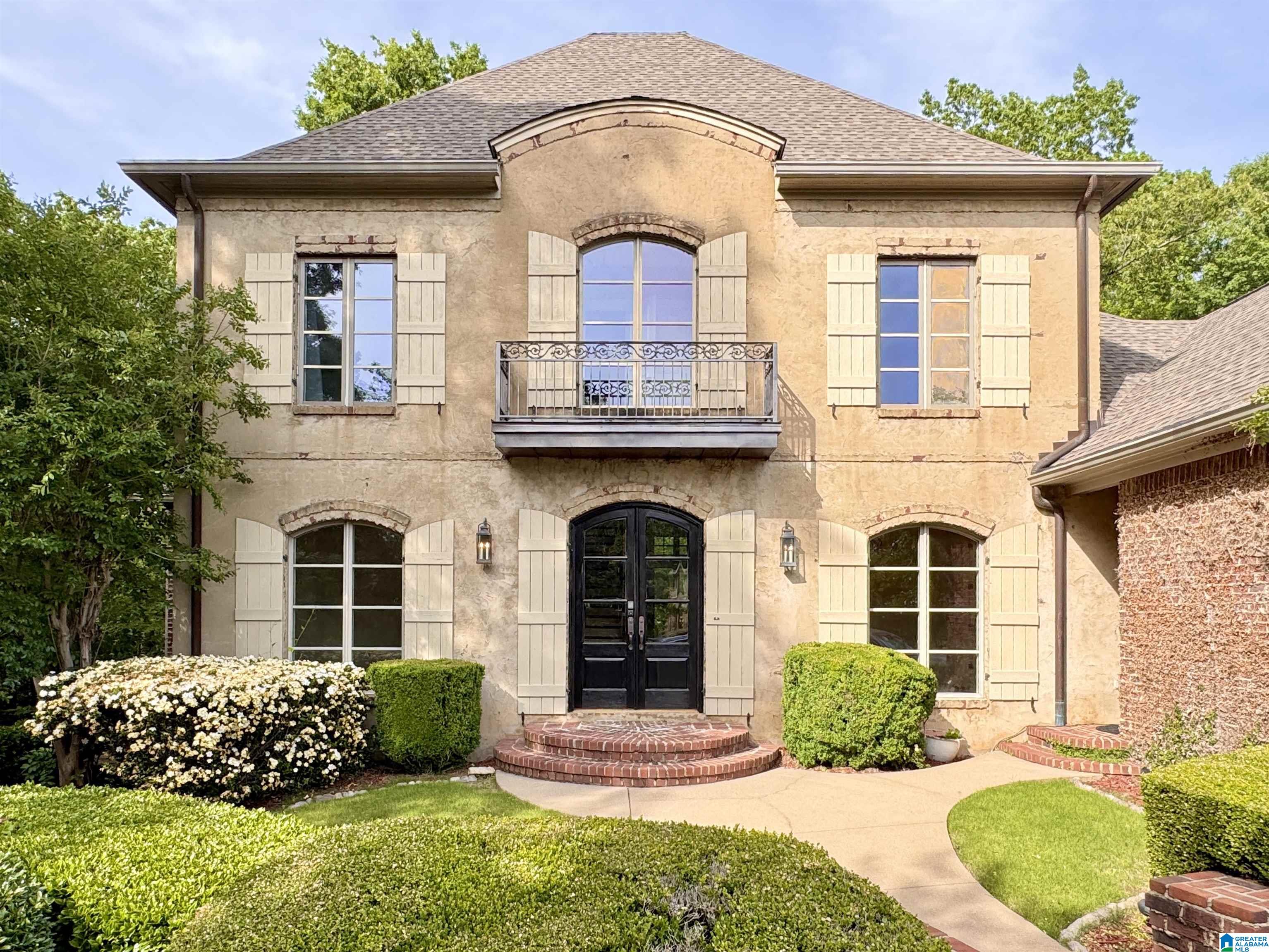 920 TRINITY COURT