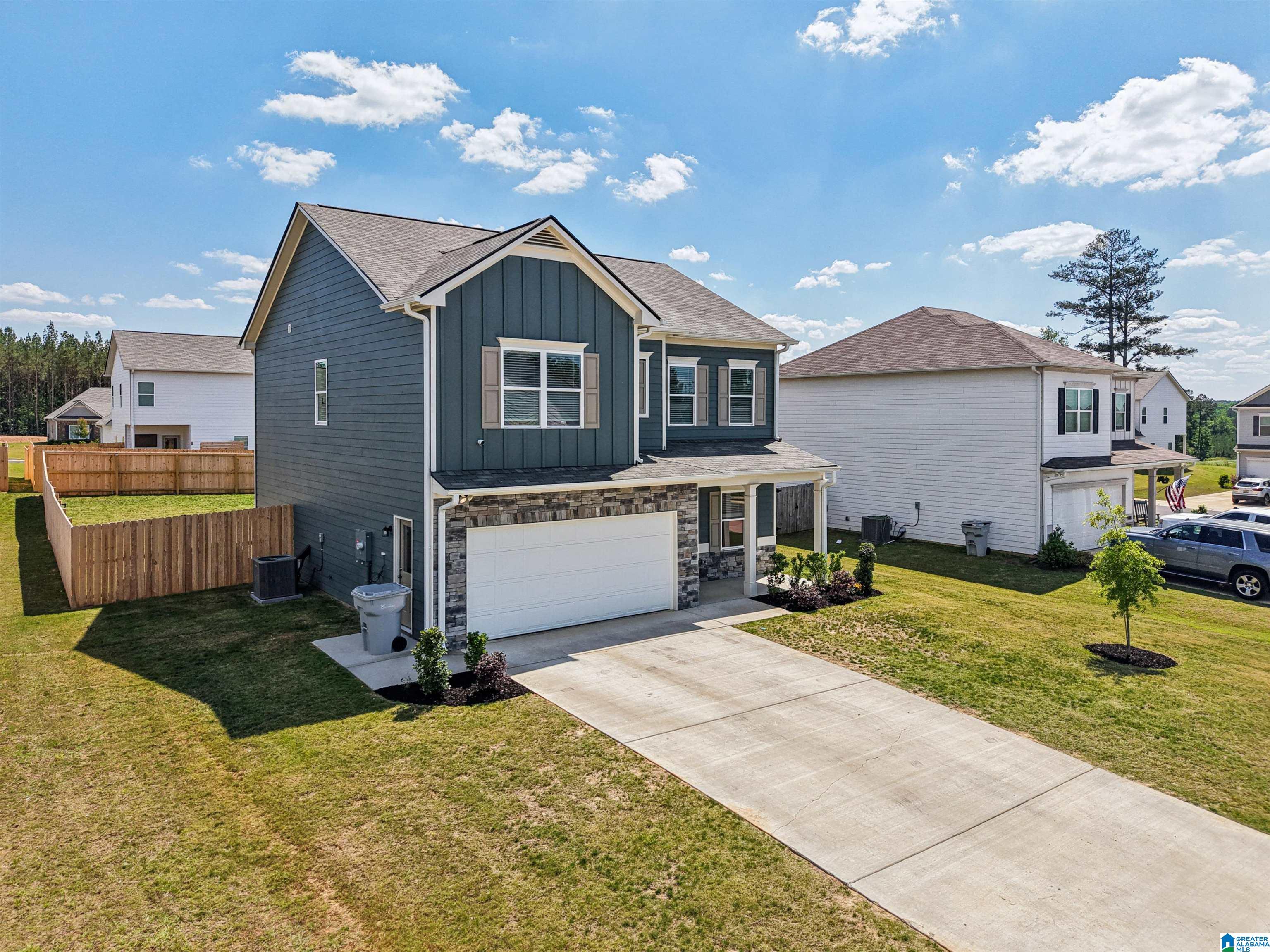 952 RIDGEWAY LANE