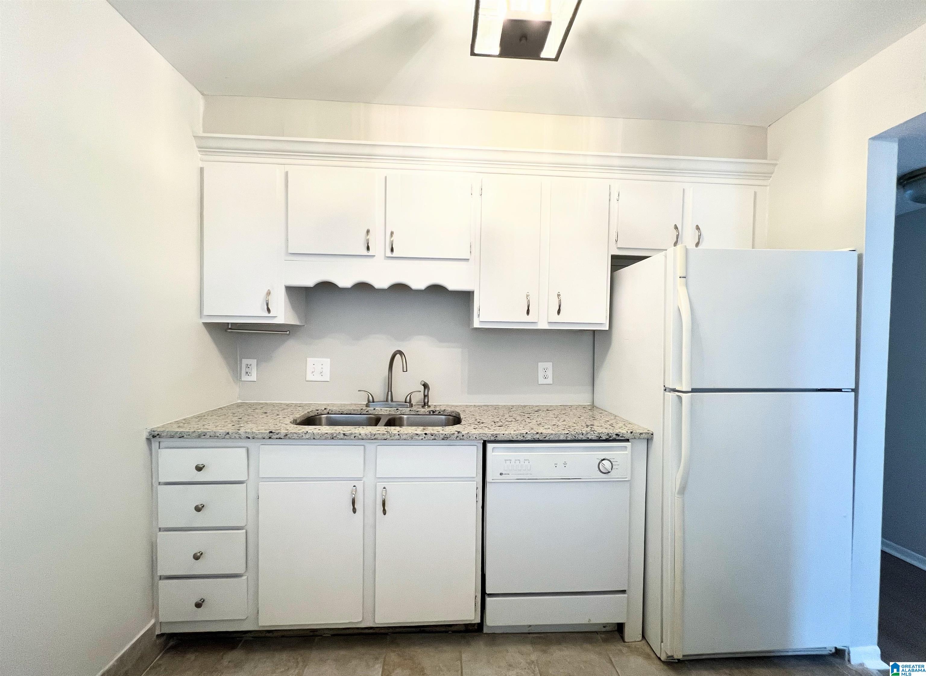 3350 ALTAMONT ROAD C9