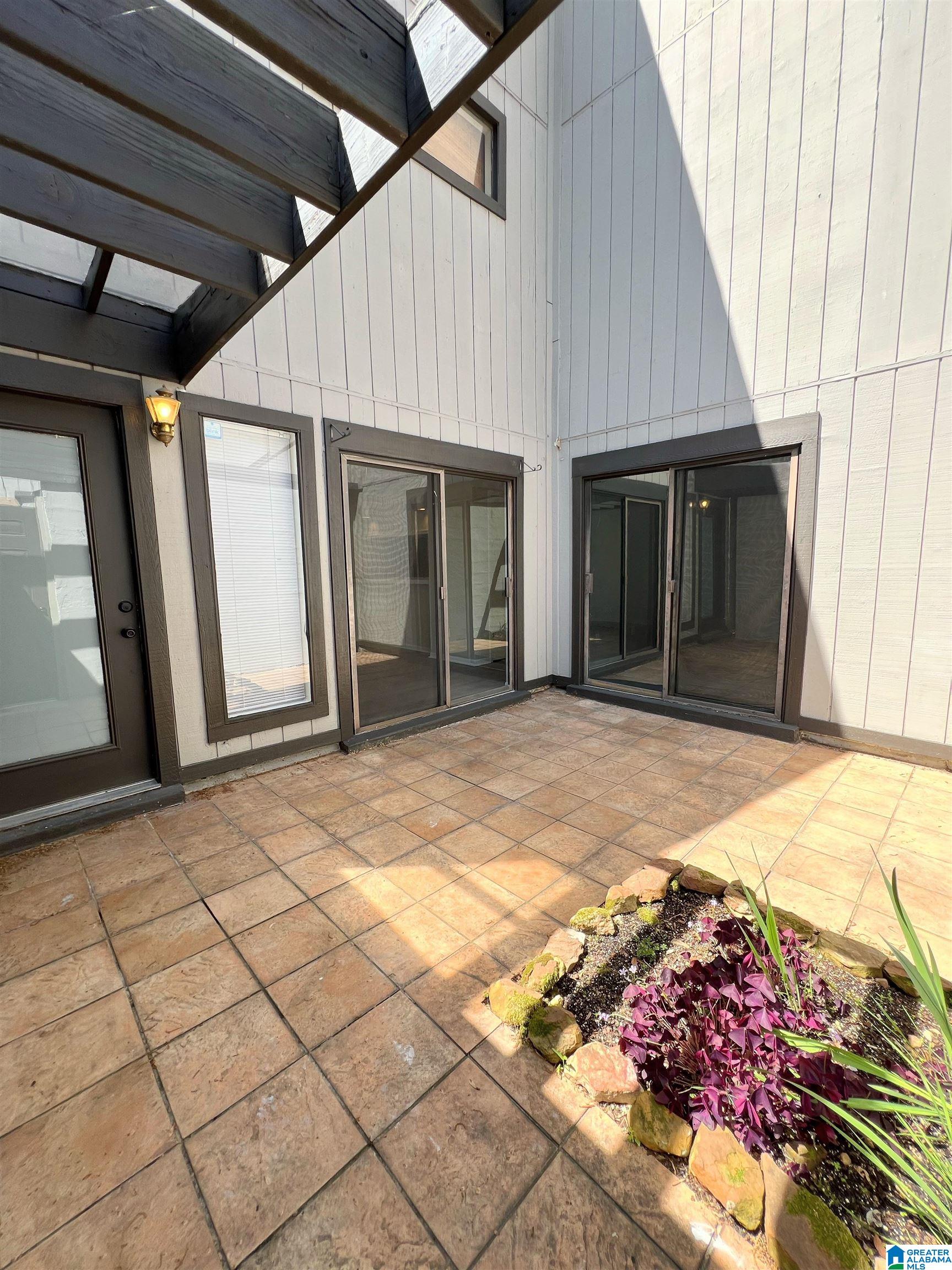 3350 ALTAMONT ROAD C9