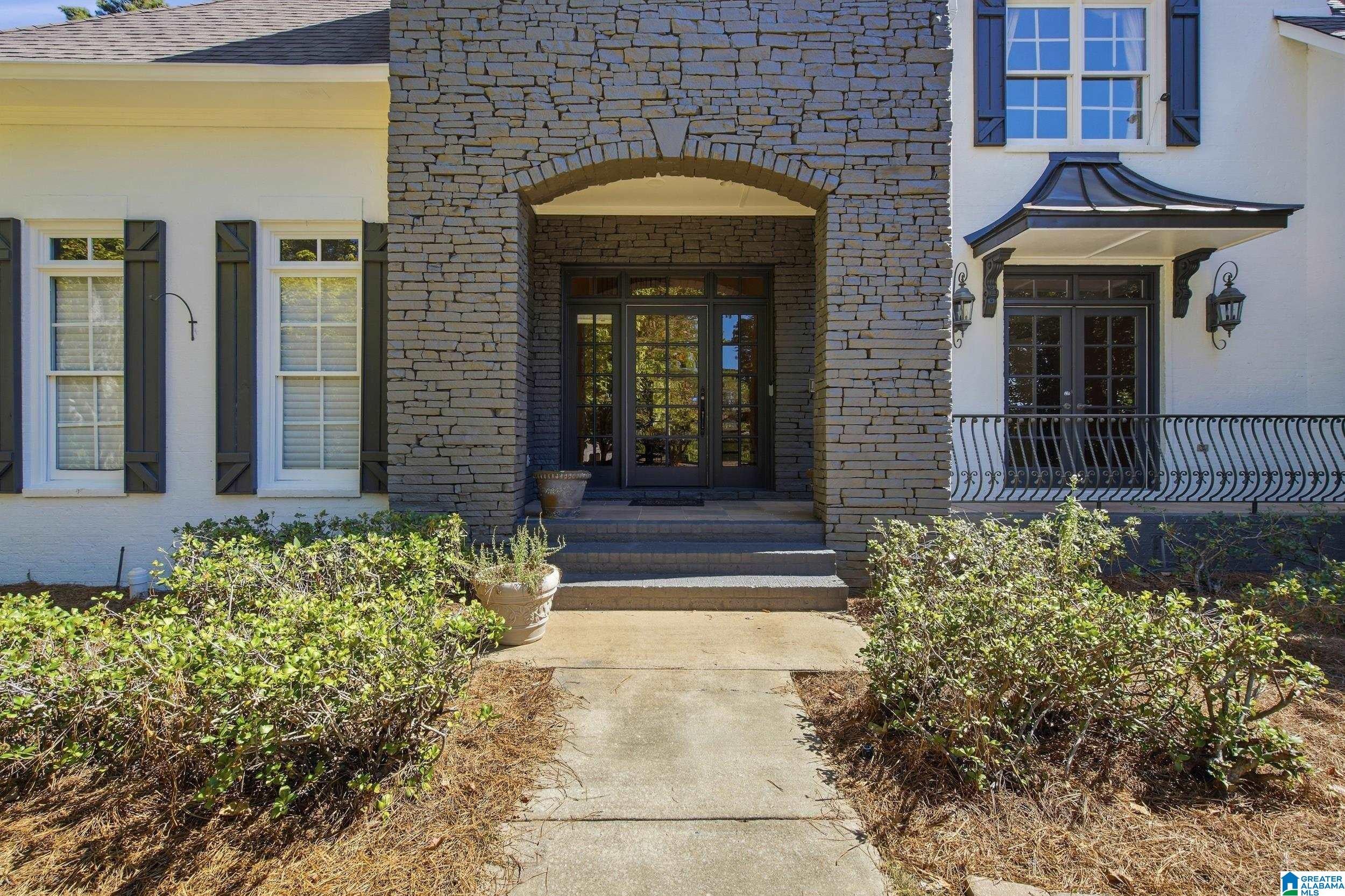 1500 WOODRIDGE PLACE