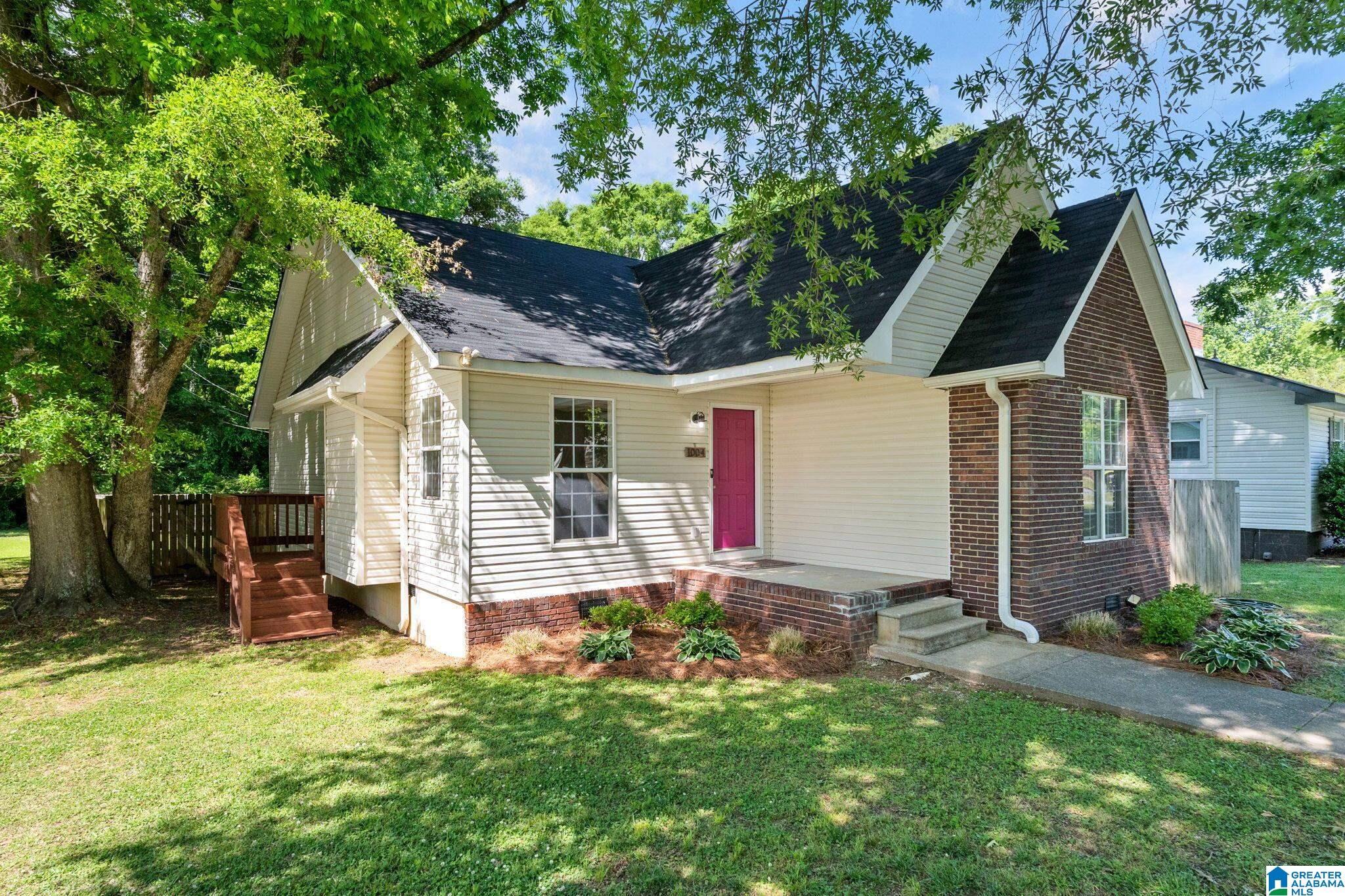1004 W WALNUT STREET
