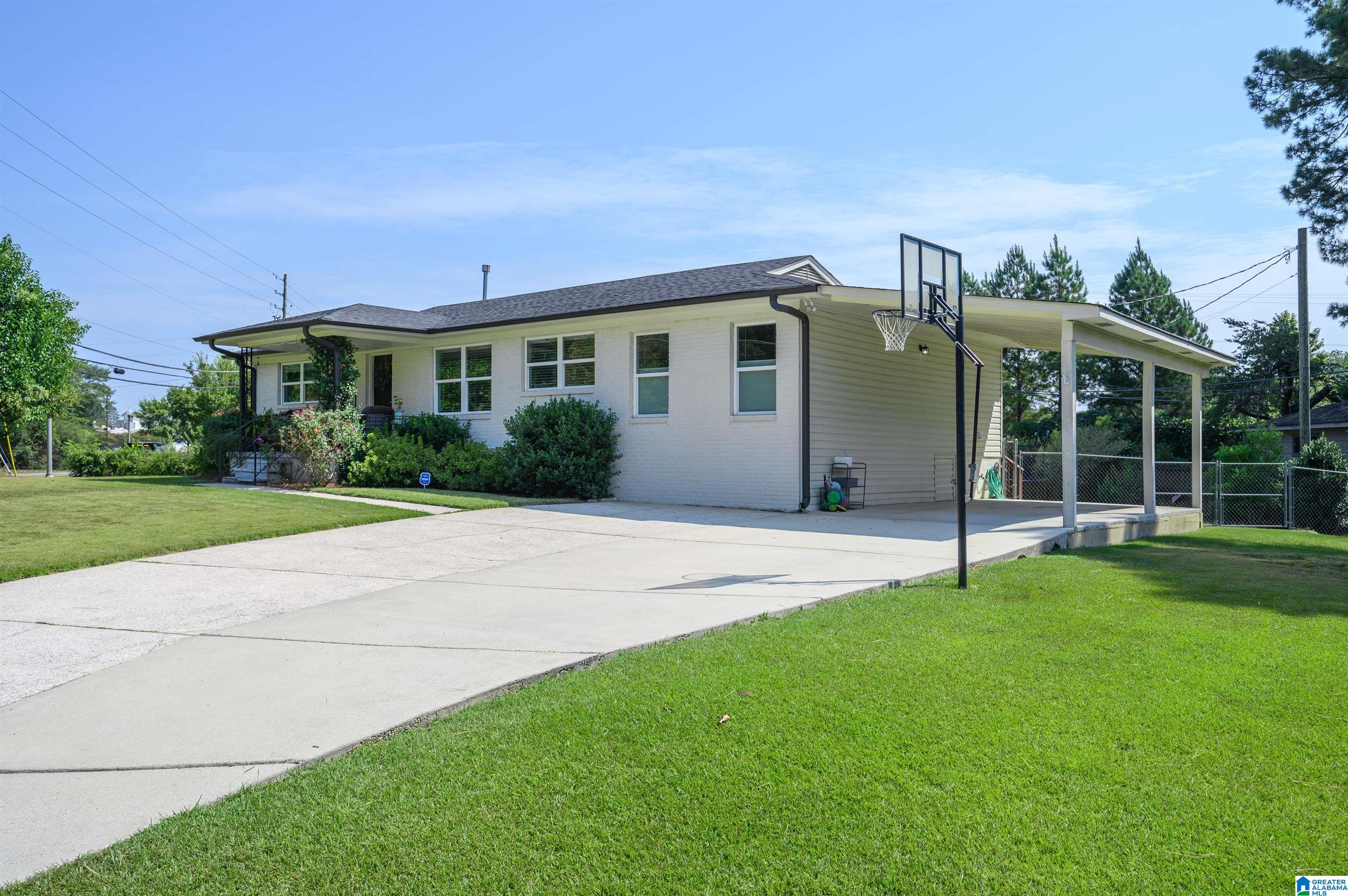 601 OAKMOOR DRIVE