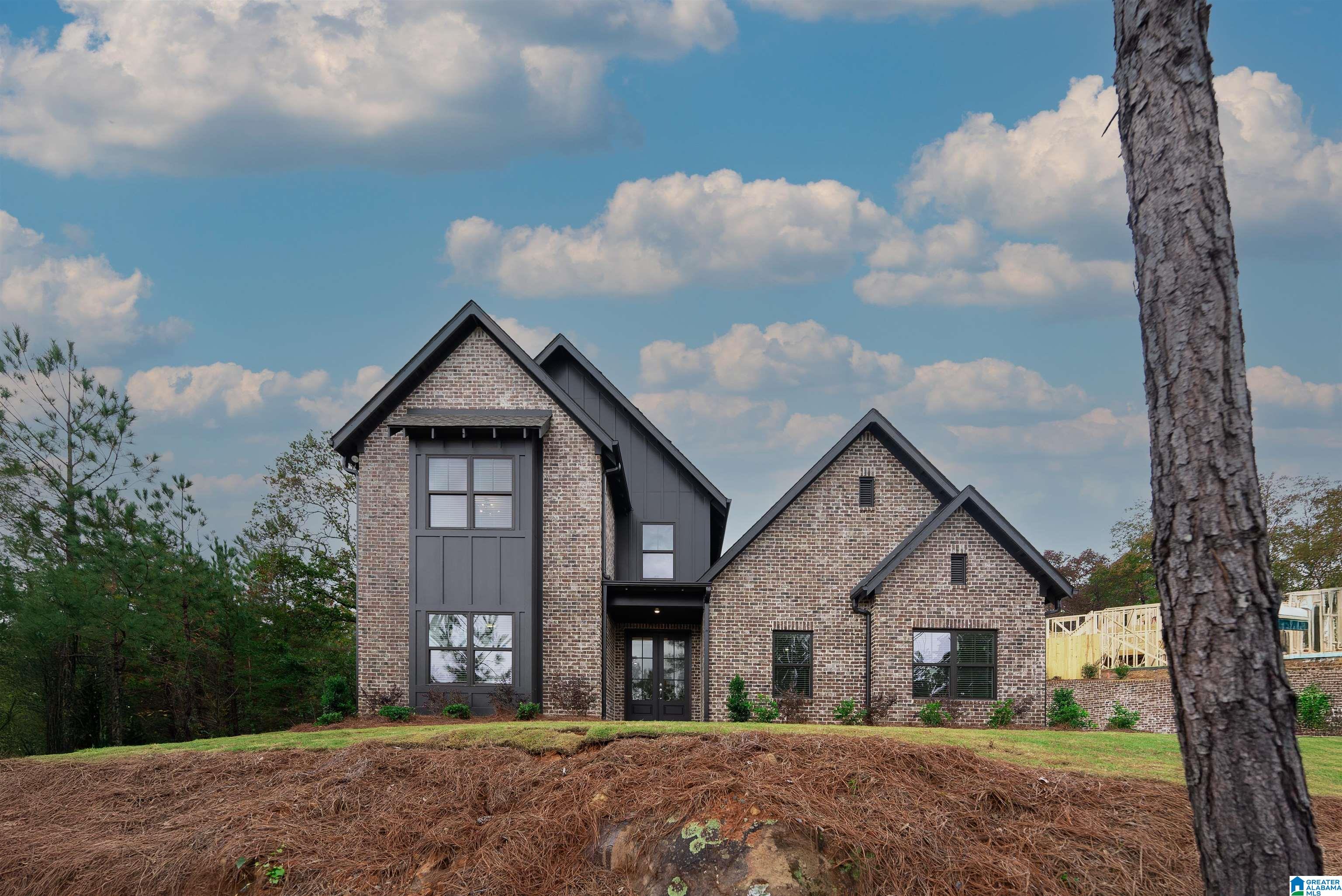 Photo 1 of 61 — 6079 RICHMOND CIRCLE, HUEYTOWN, AL 35023