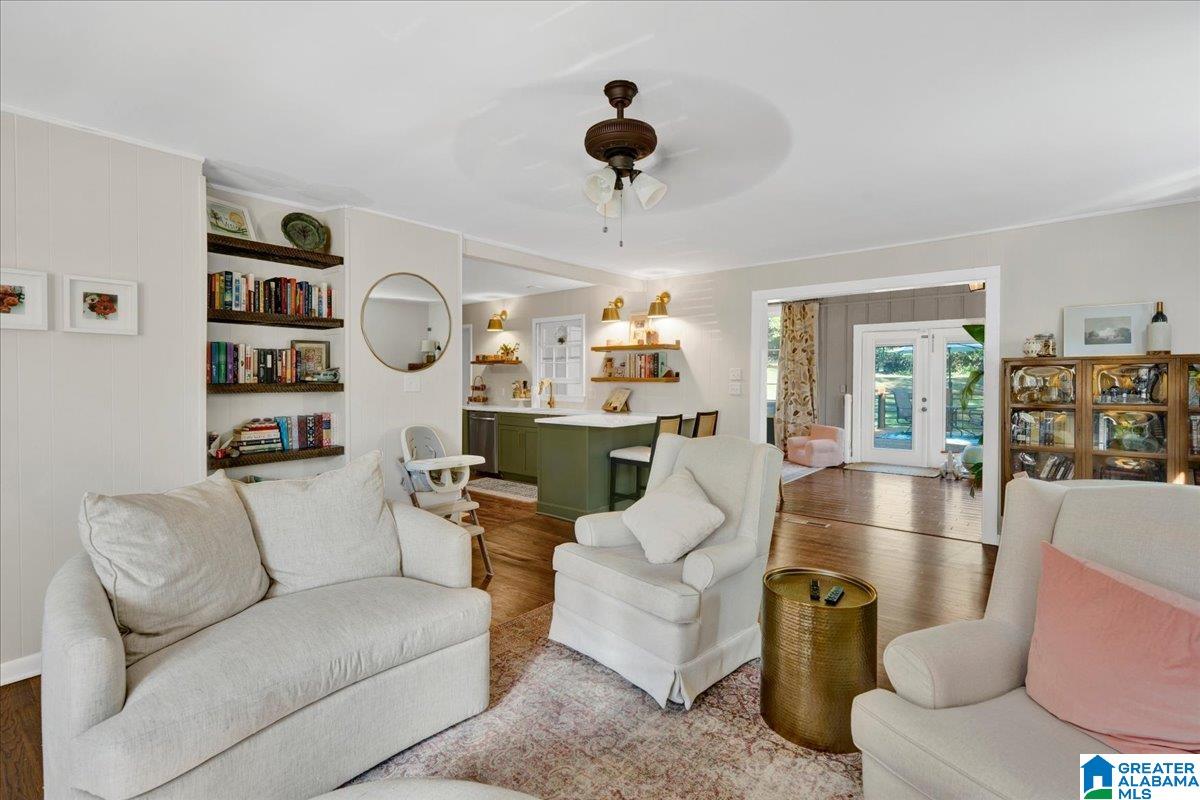 2121 BROOKVIEW DRIVE