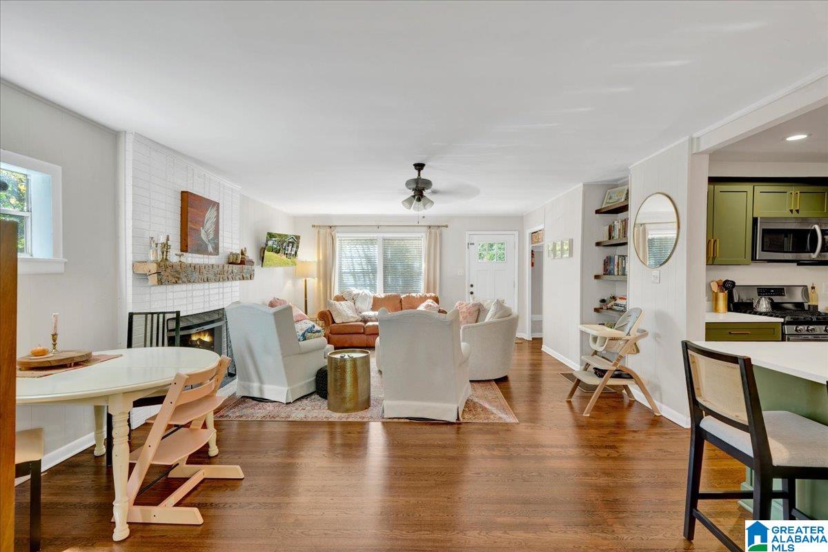 2121 BROOKVIEW DRIVE