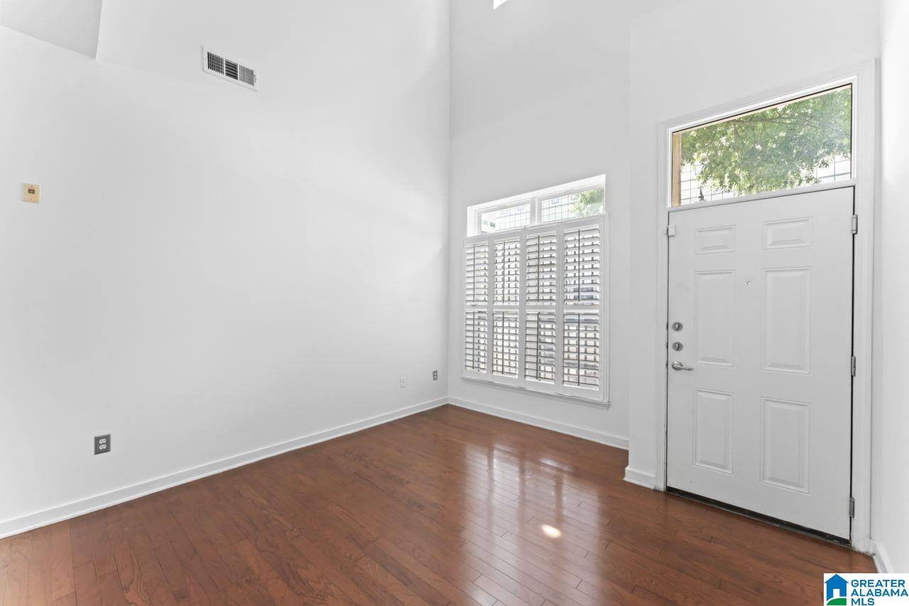 2020 5TH AVENUE S 136