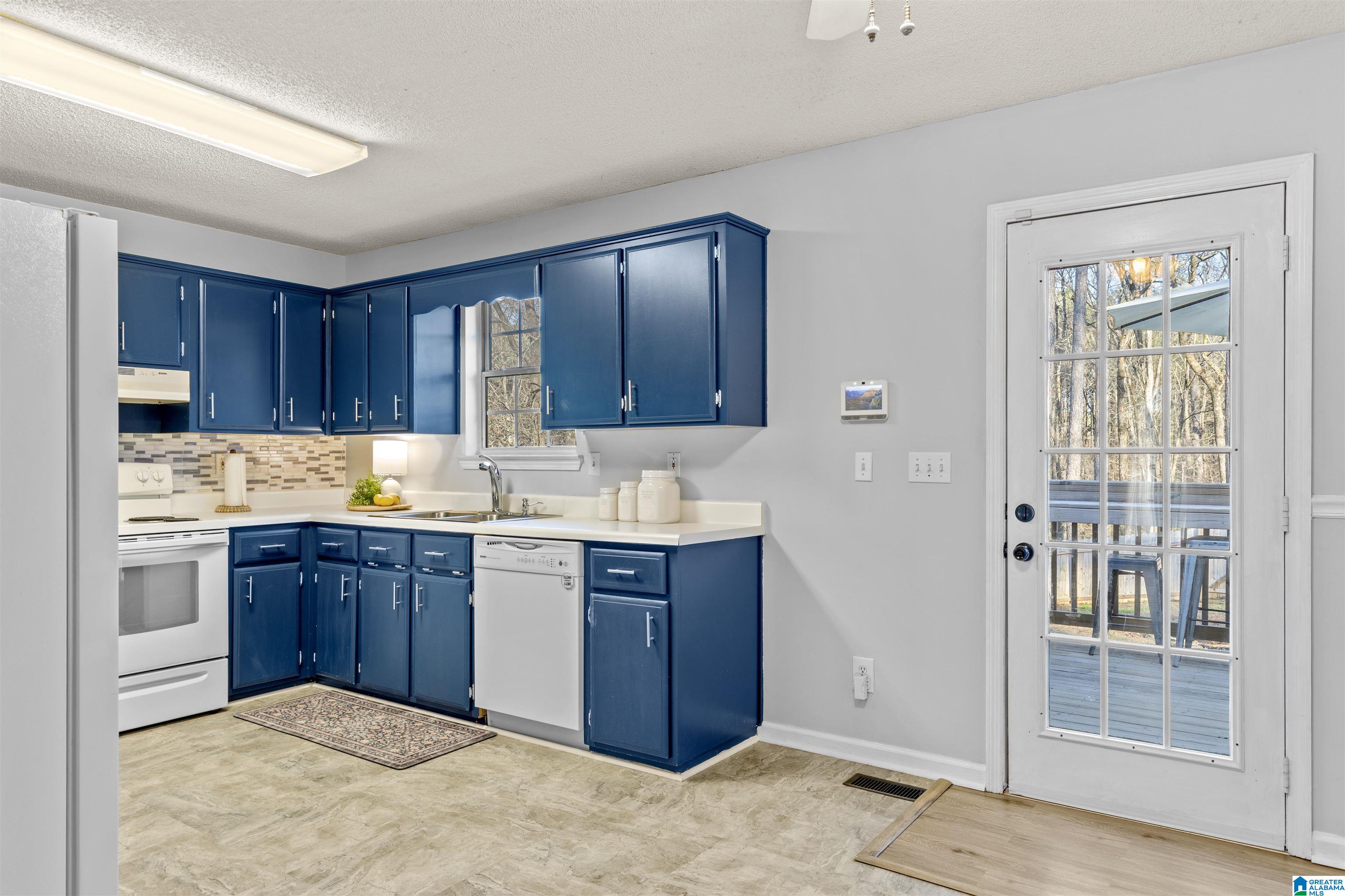 12885 BROADWAY DRIVE