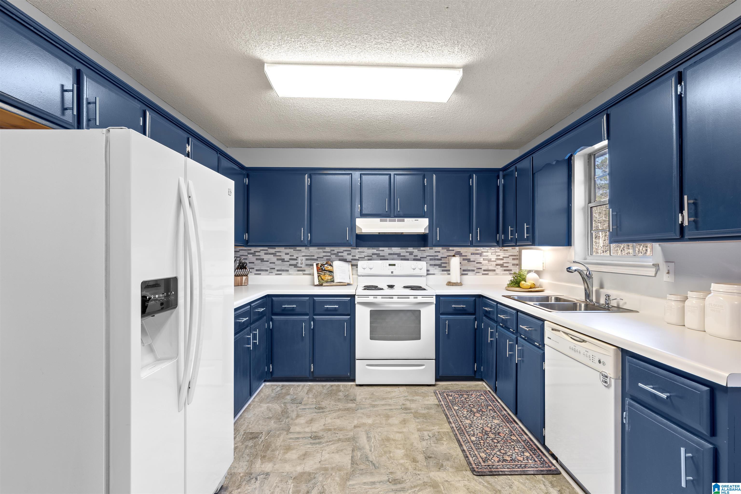 12885 BROADWAY DRIVE