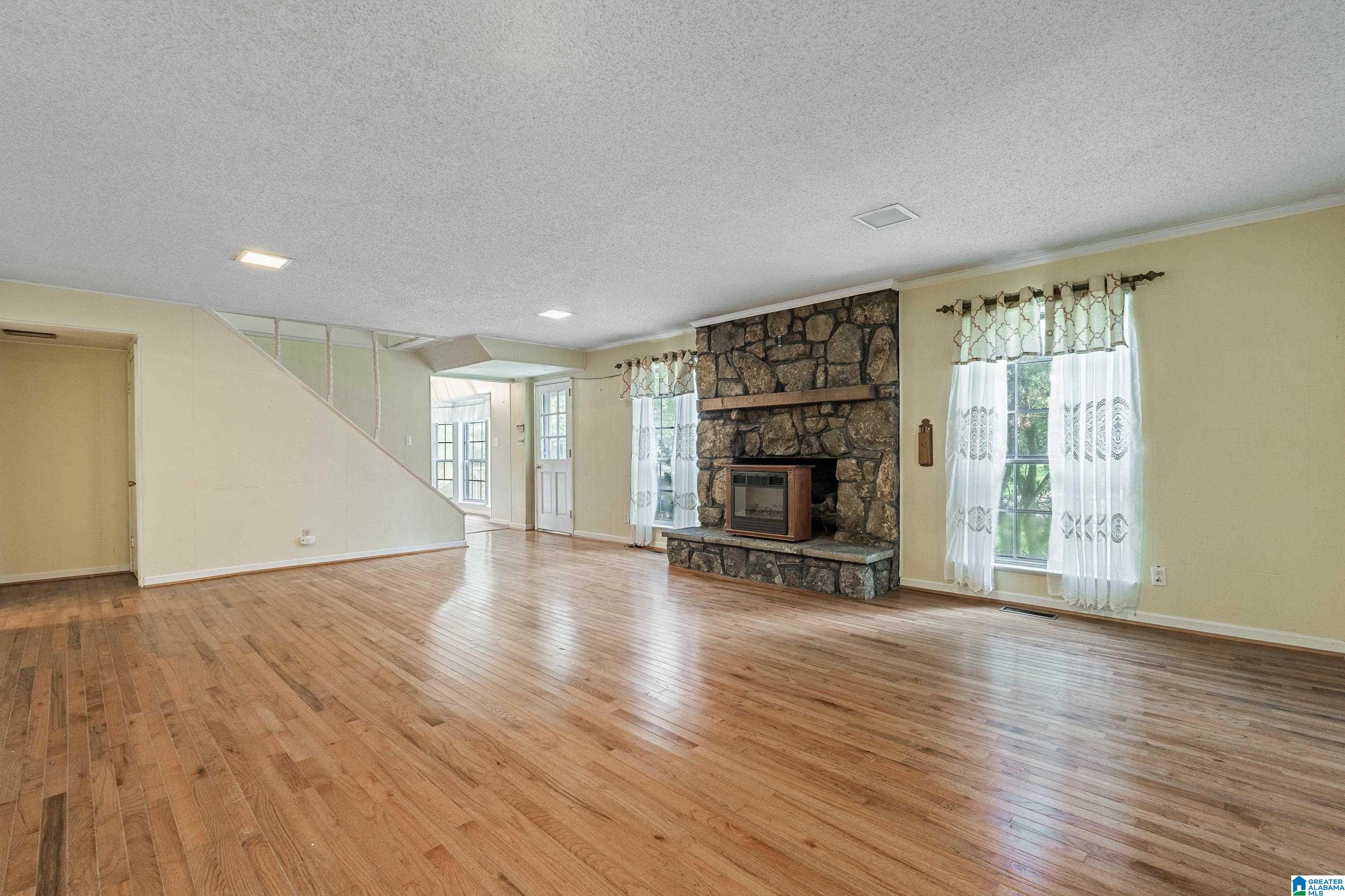 3360 GARRETT DRIVE SE