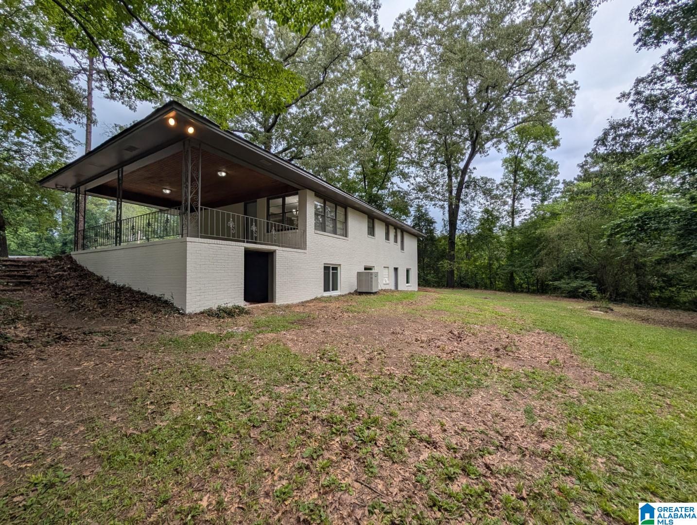 704 CIRCLEWOOD LANE