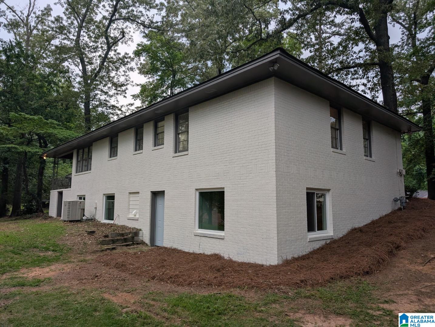 704 CIRCLEWOOD LANE