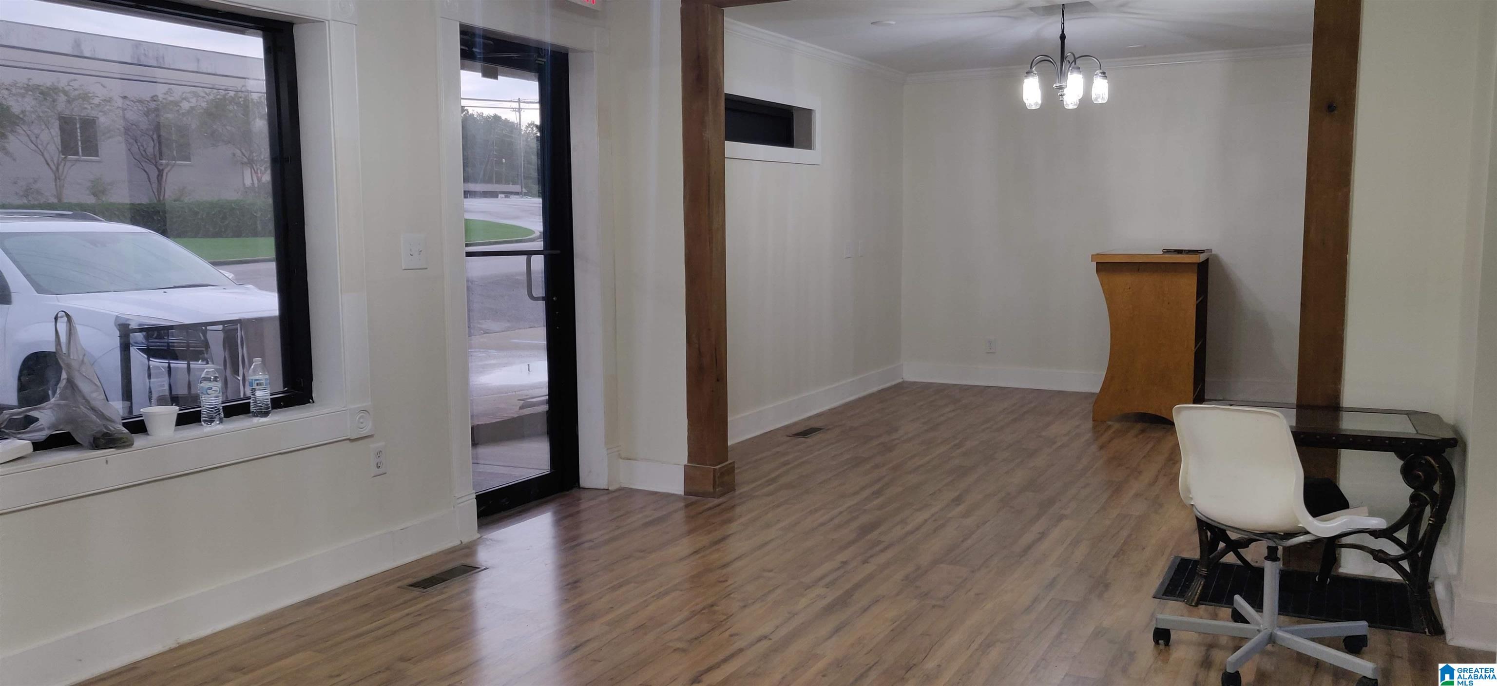 112 W TARRANT DRIVE