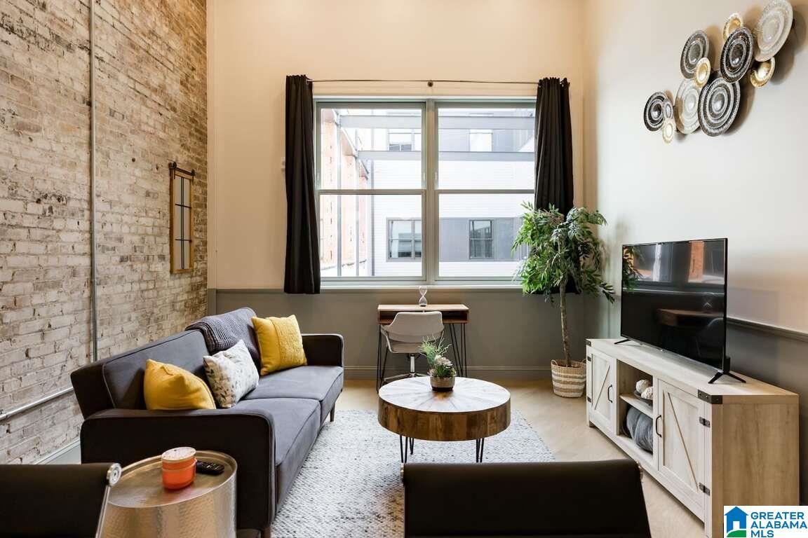 2212 MORRIS AVENUE 318