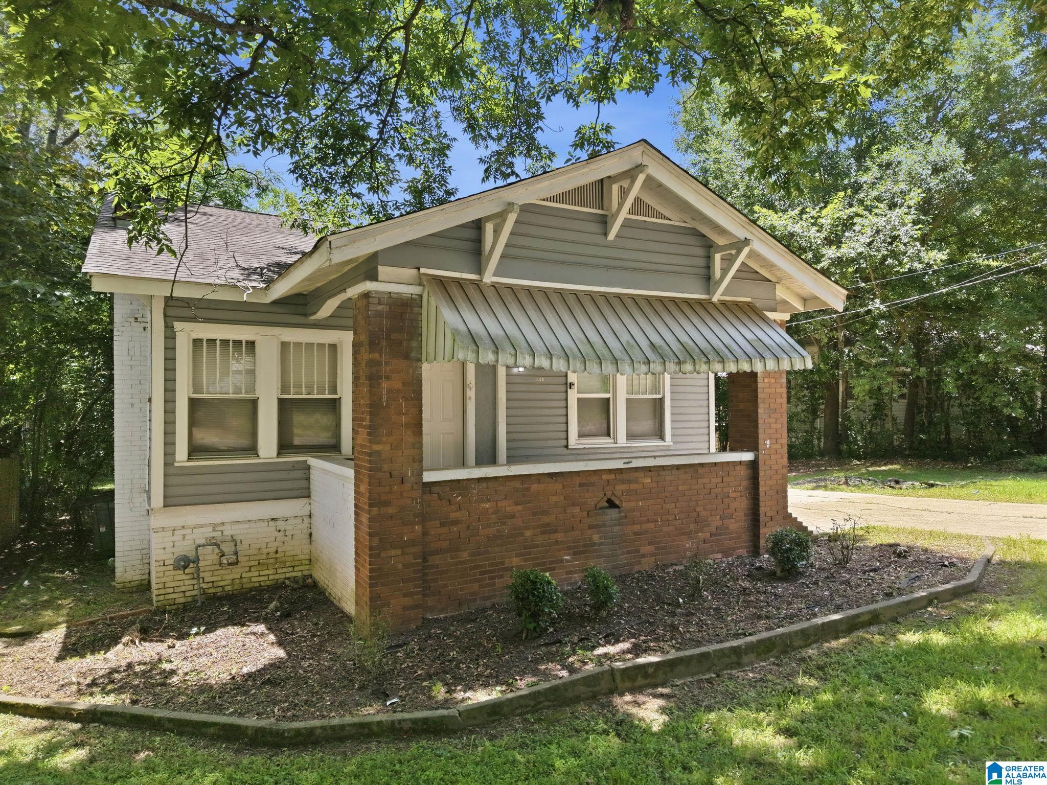 912 WOODWARD ROAD