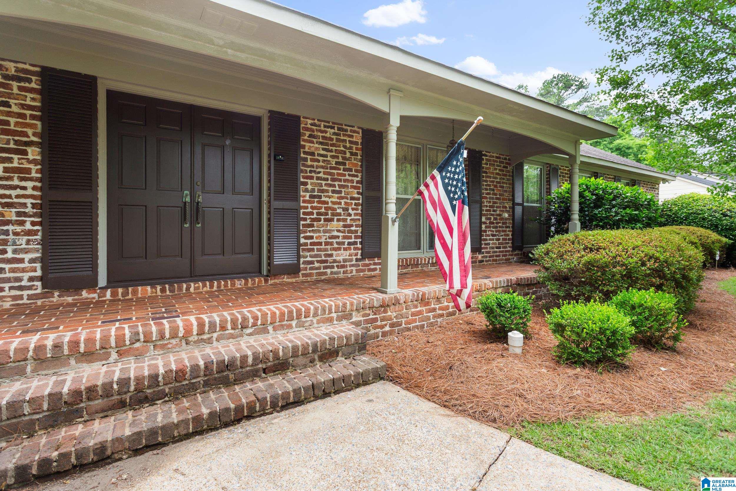 1123 SHADY LANE CIRCLE