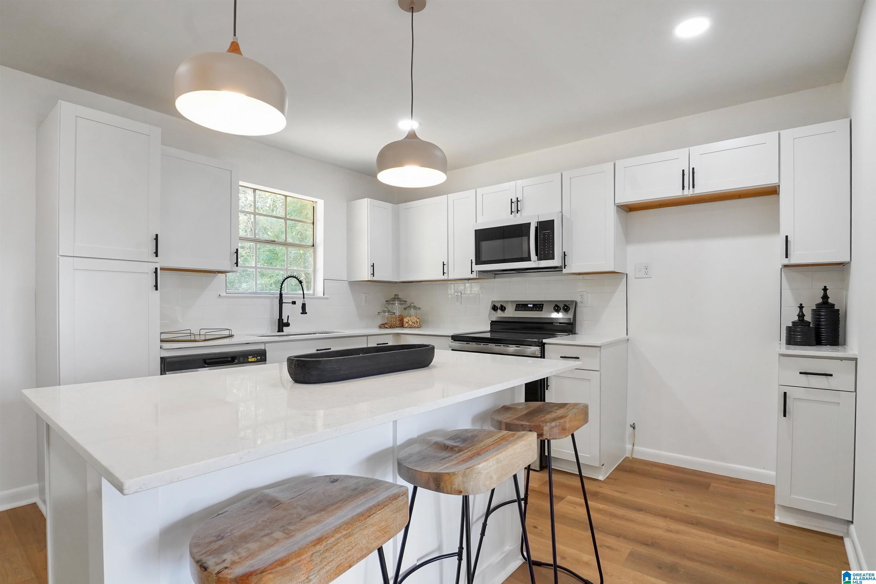 1013 FERRO AVENUE - Photo 2